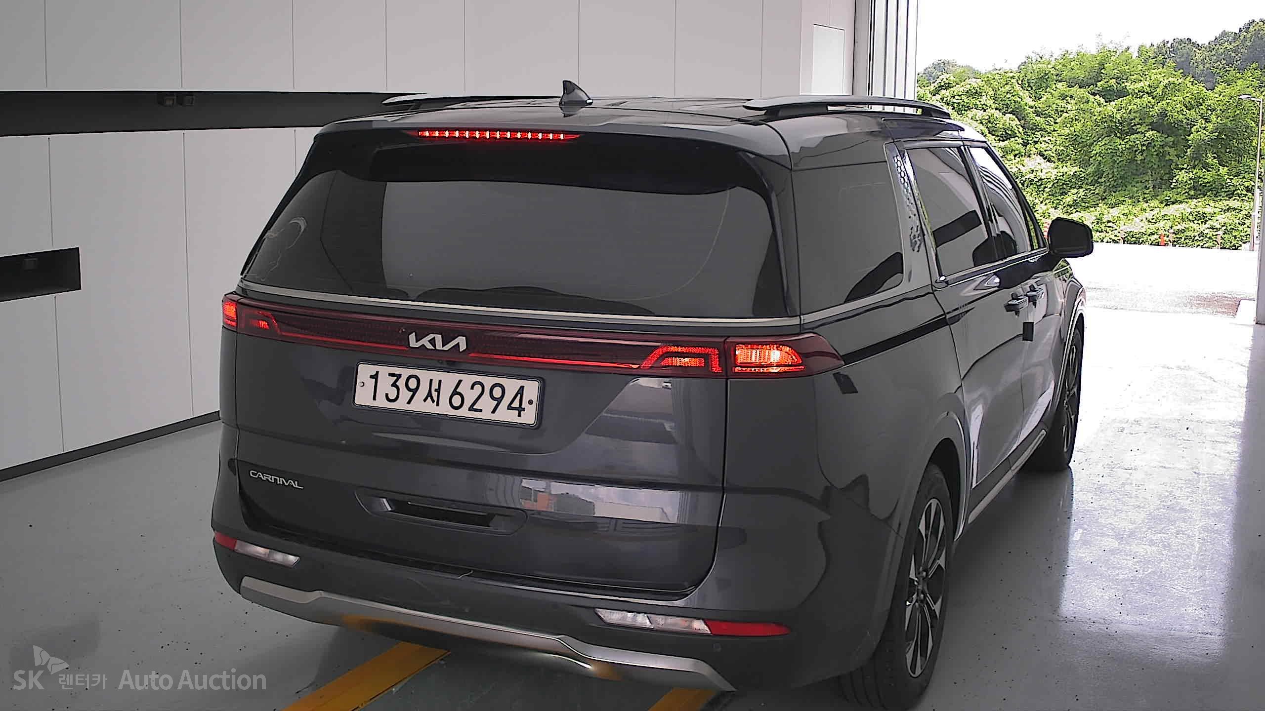 2023 - kia carnival