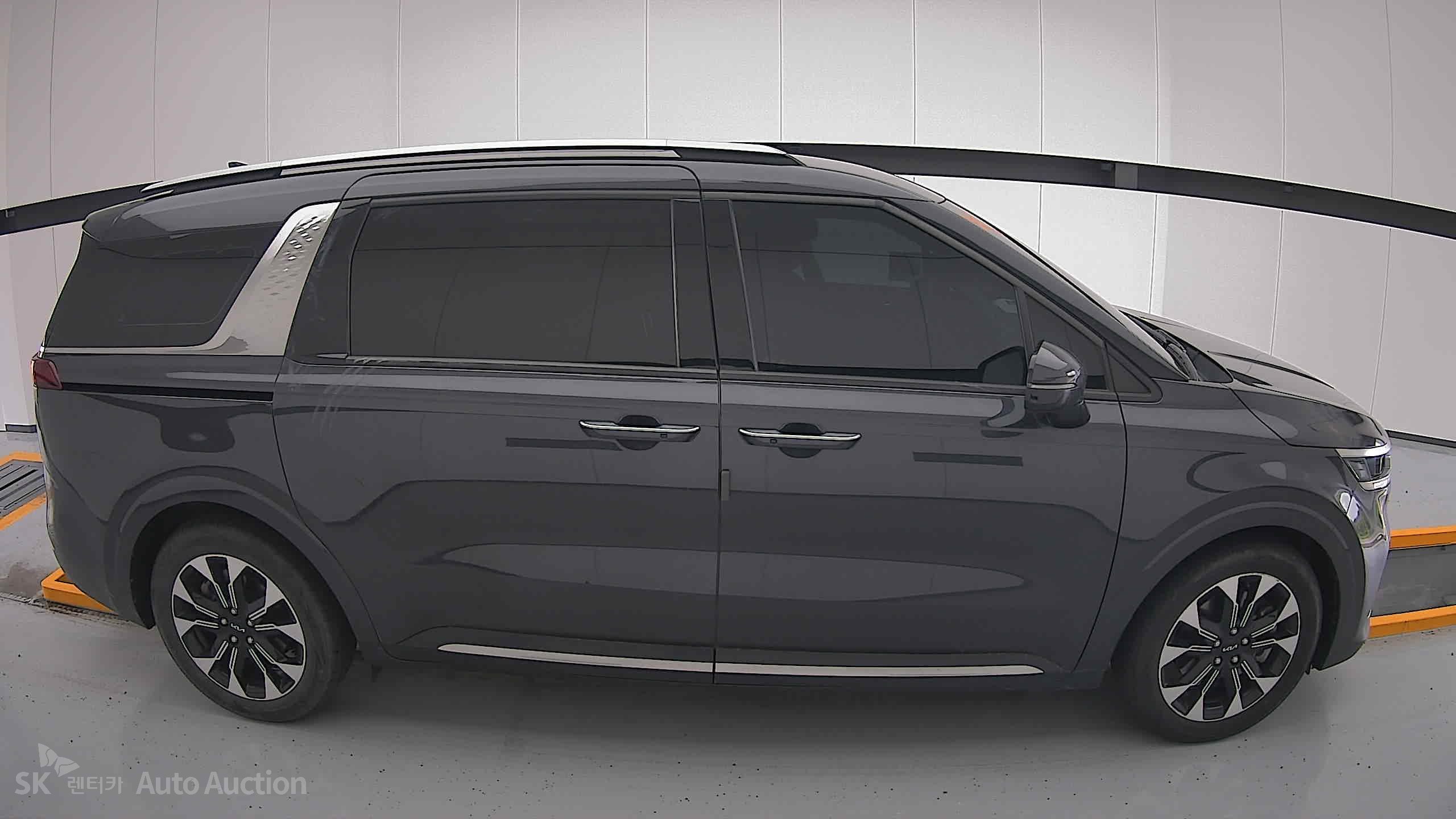 2023 - kia carnival