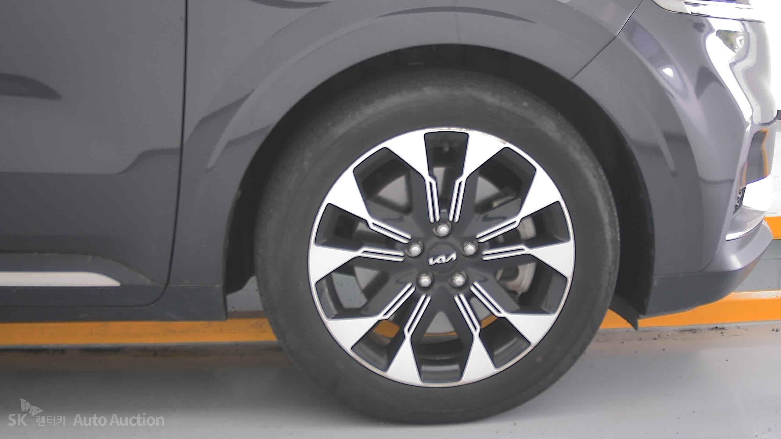 2023 - kia carnival