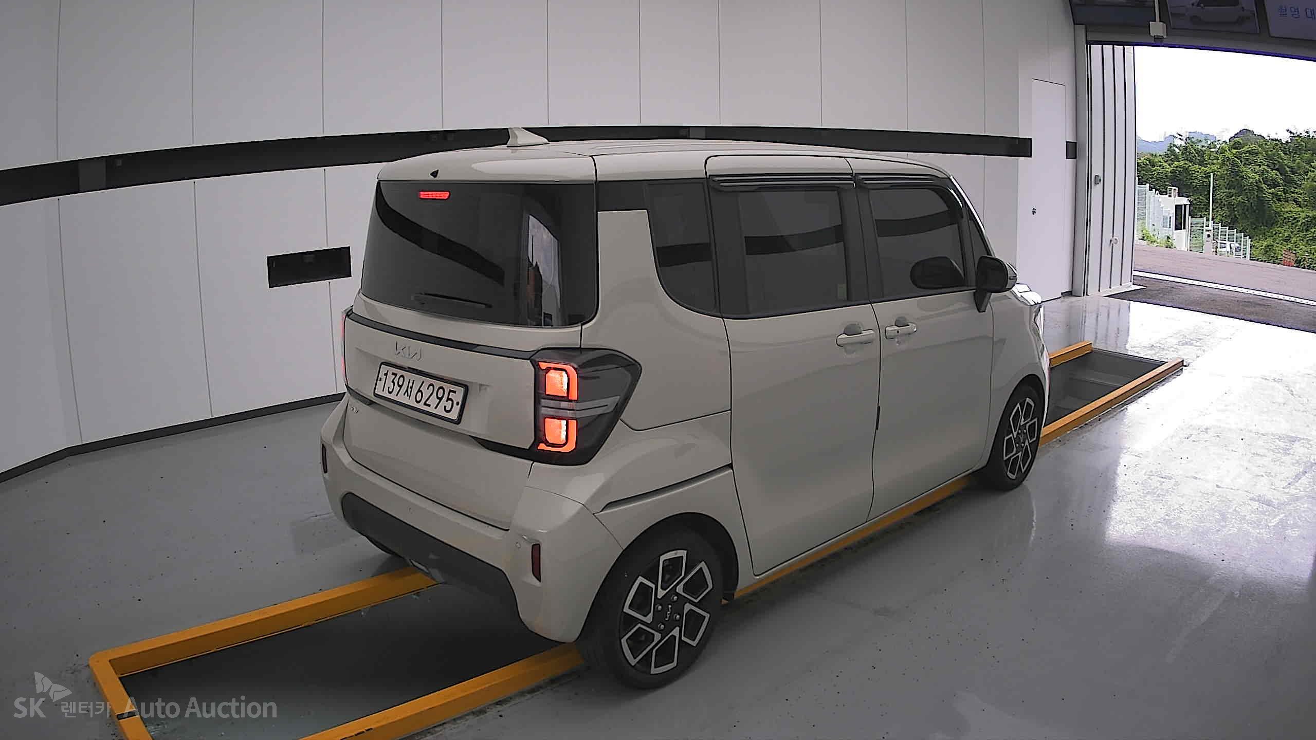 2023 - kia ray