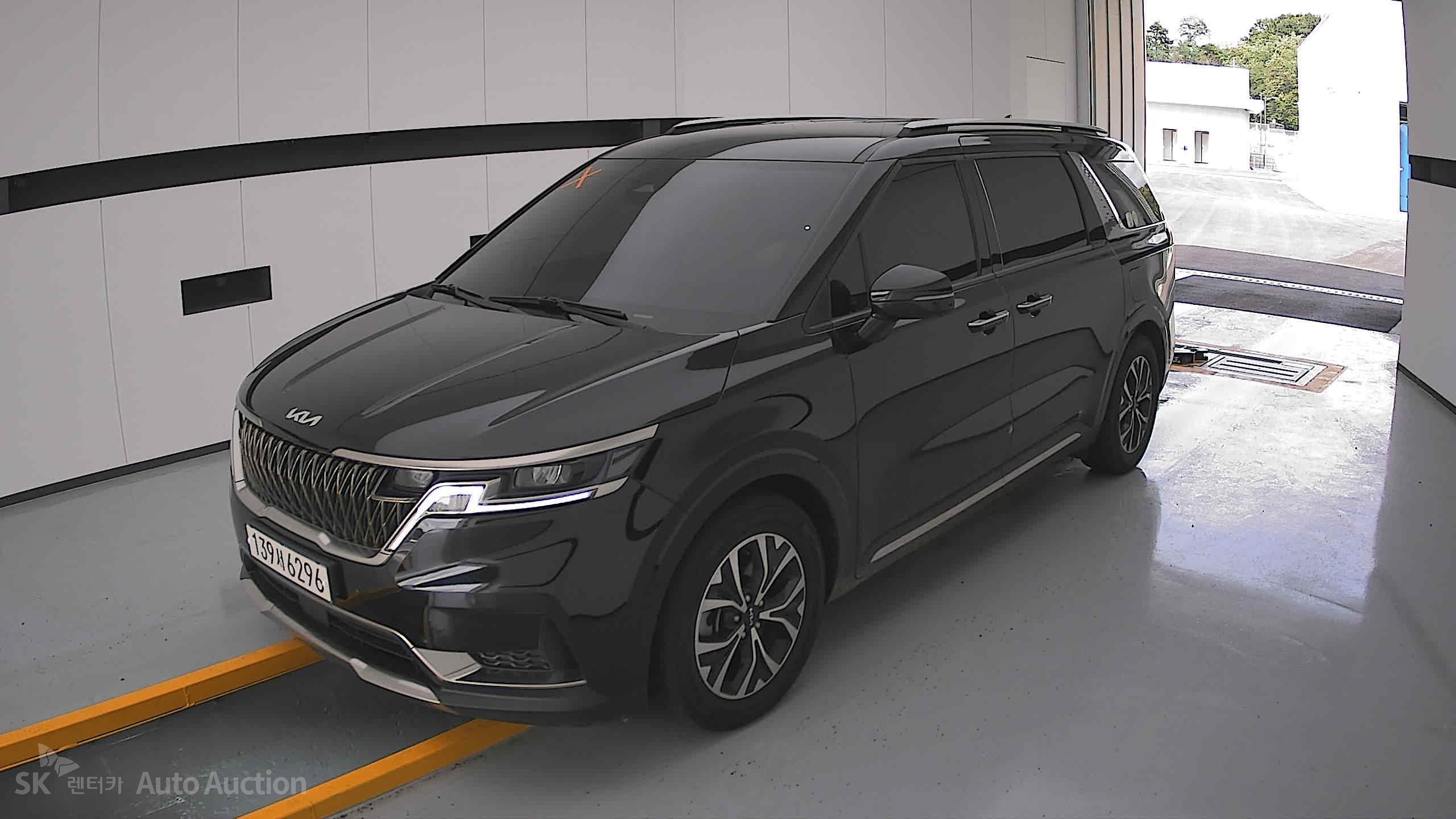 2023 - kia carnival
