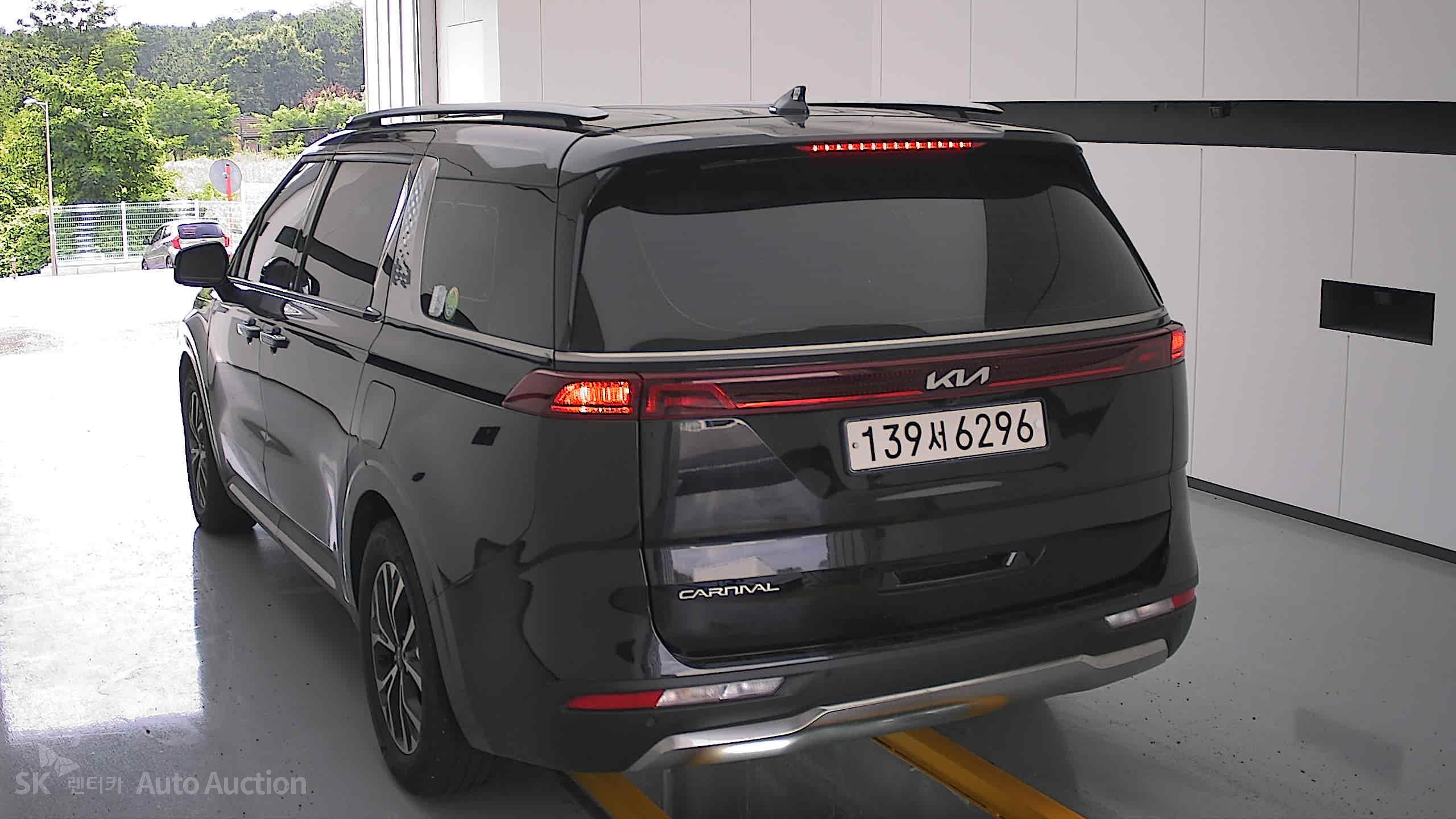2023 - kia carnival