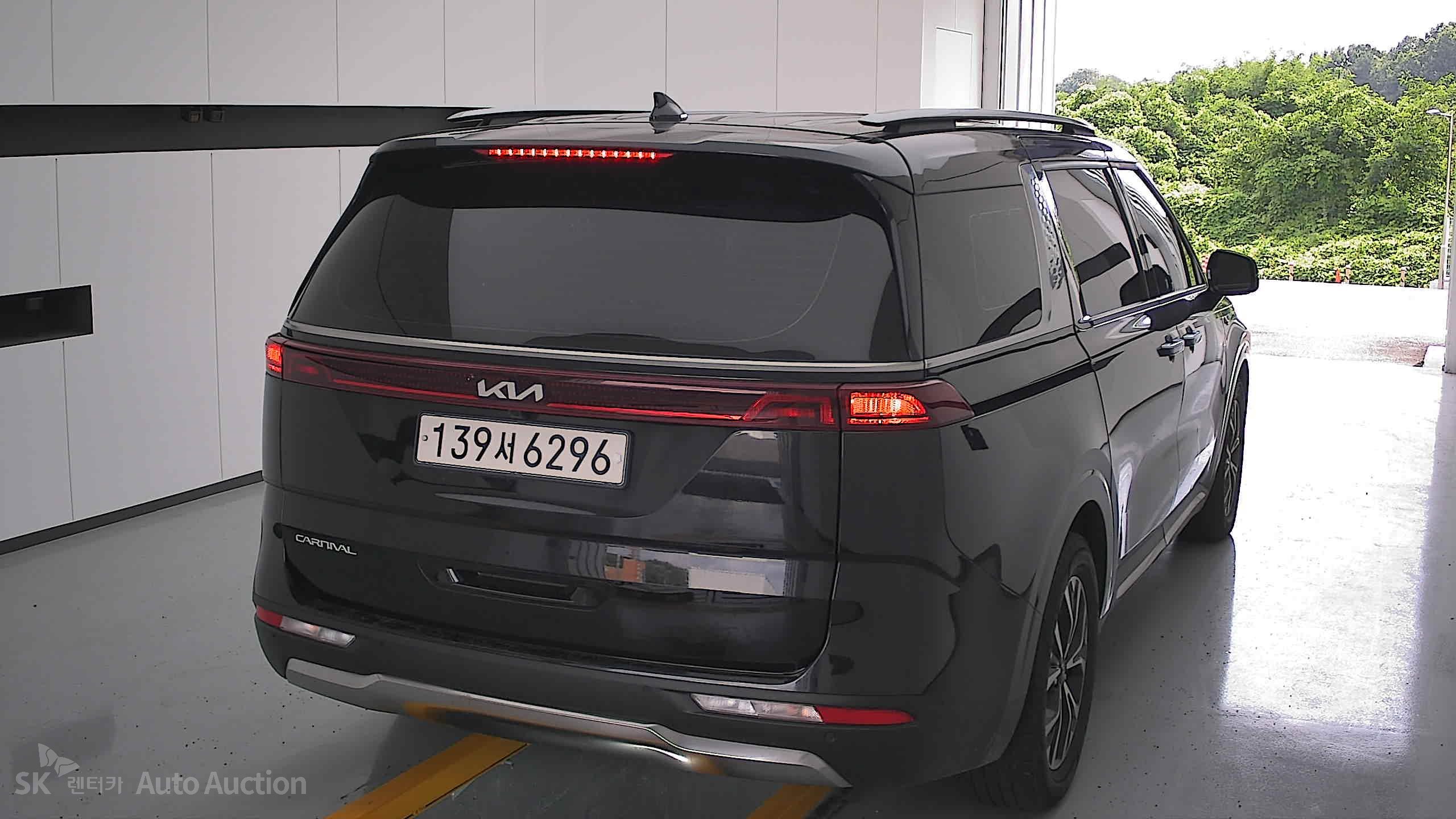 2023 - kia carnival