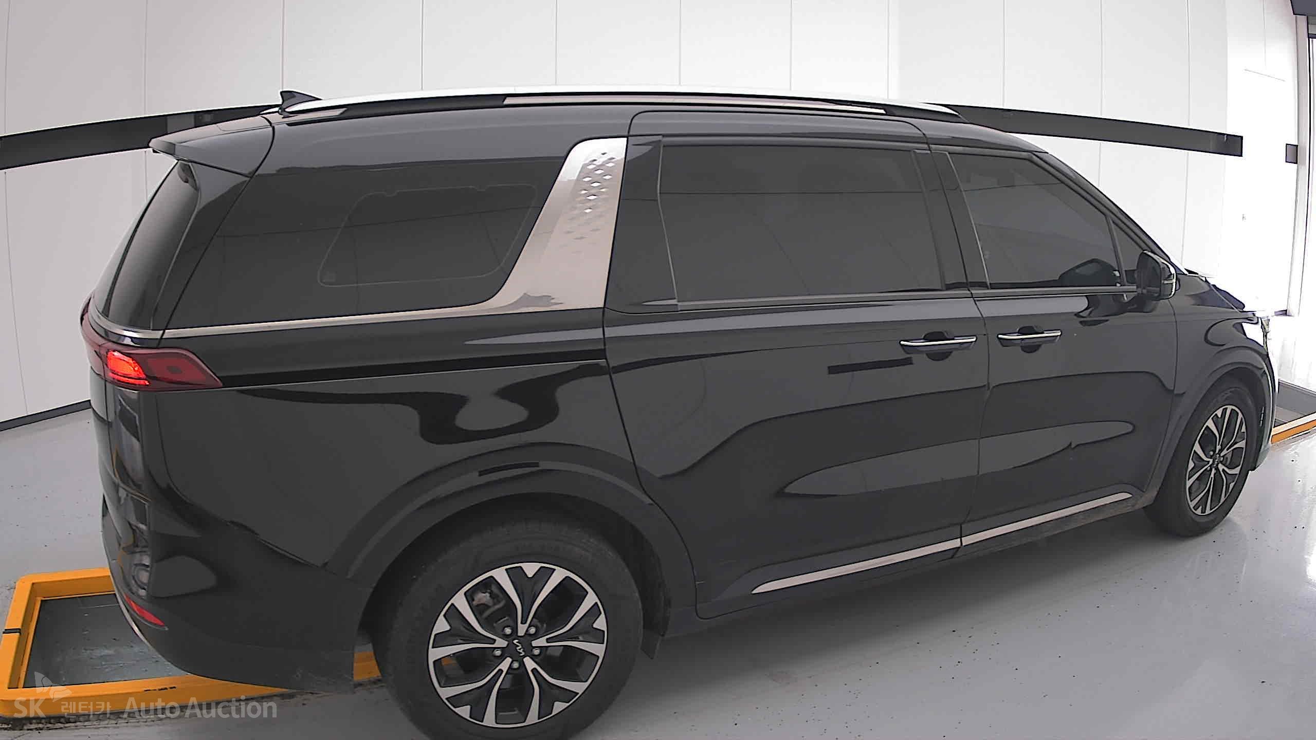 2023 - kia carnival