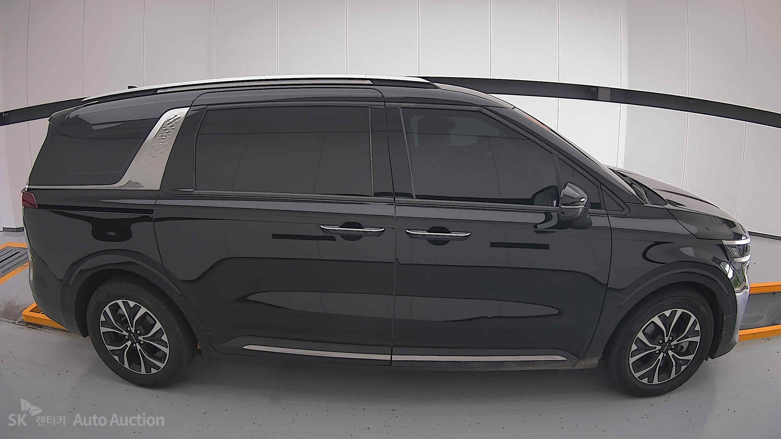 2023 - kia carnival