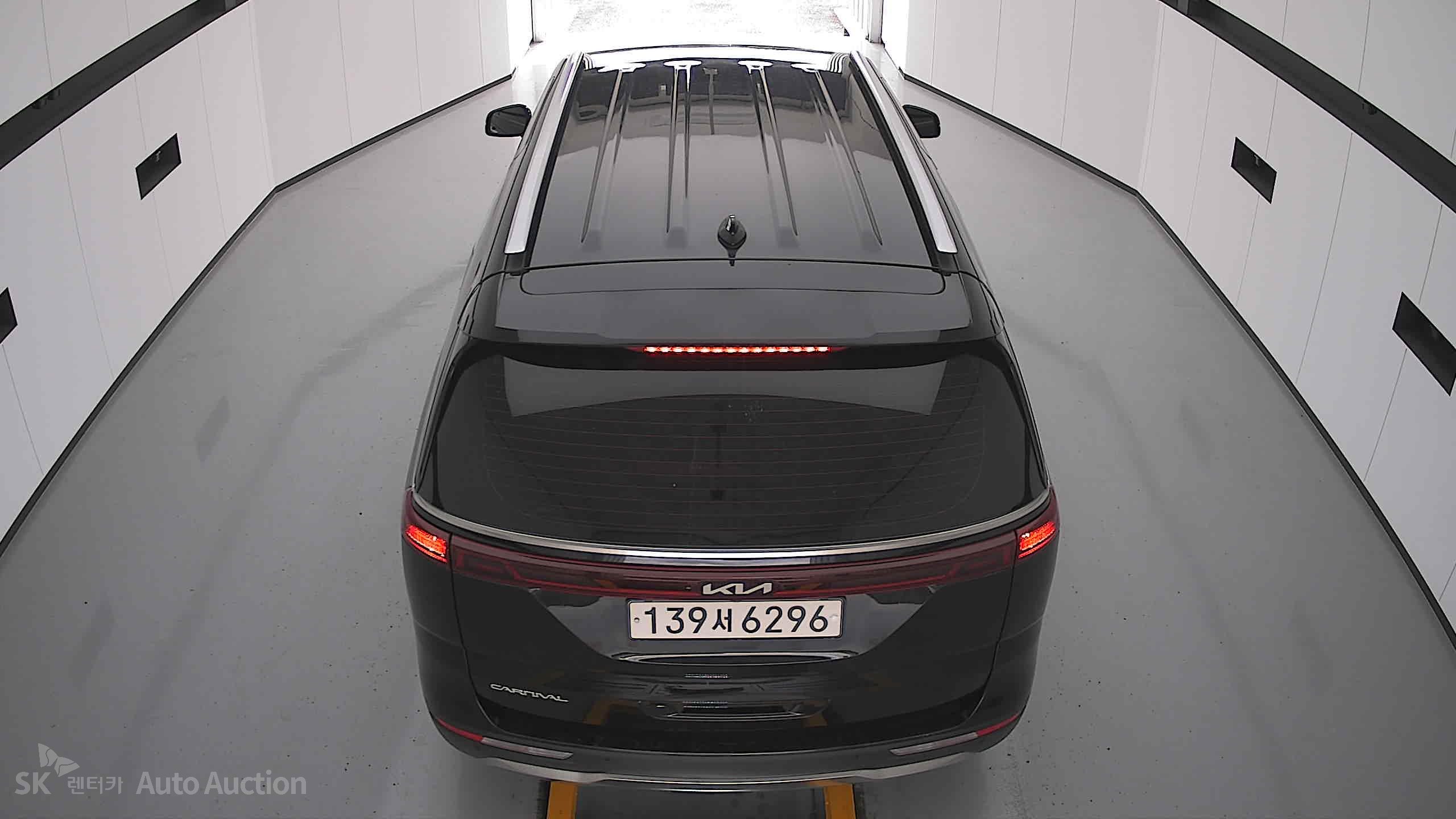 2023 - kia carnival