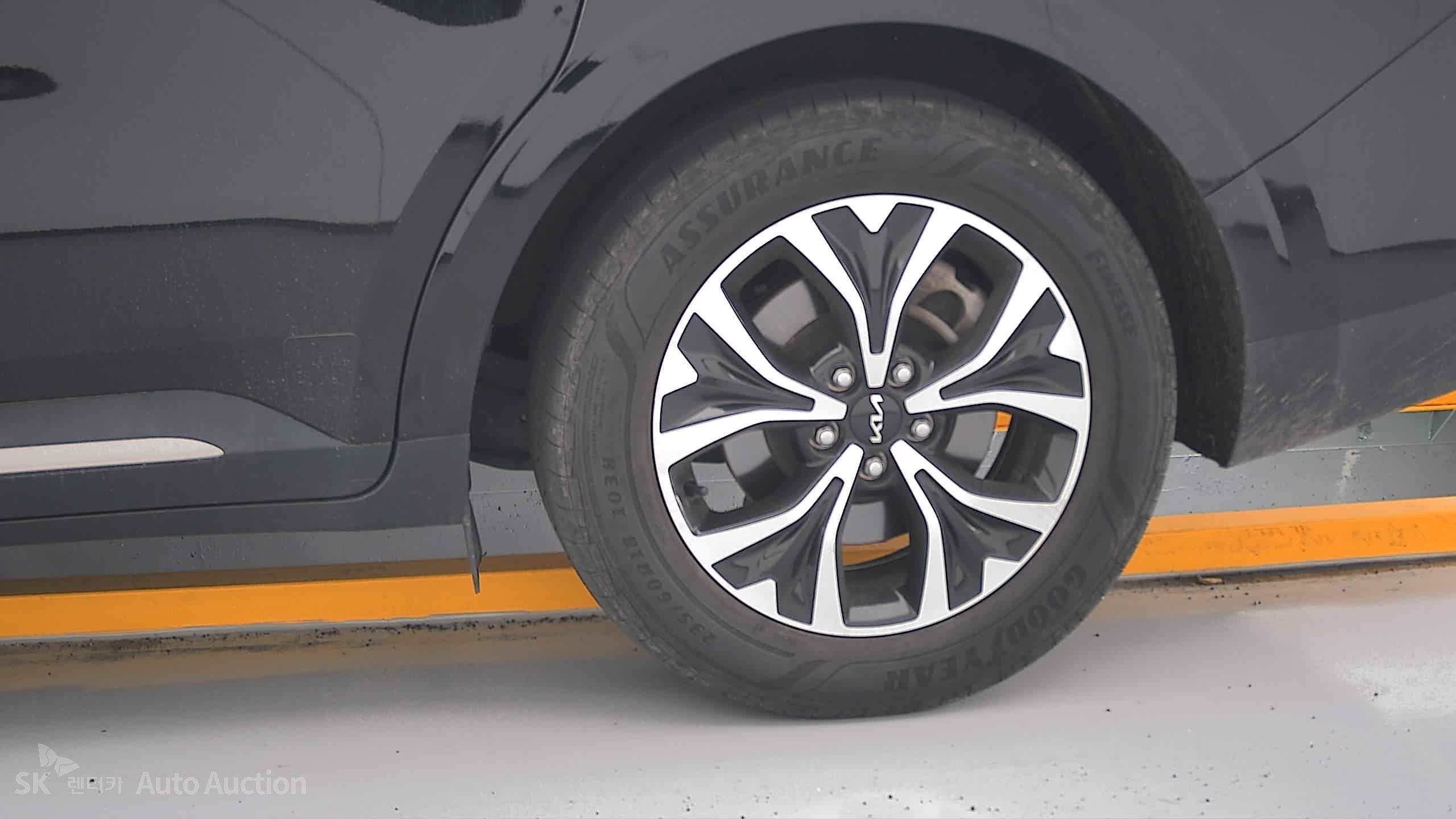 2023 - kia carnival