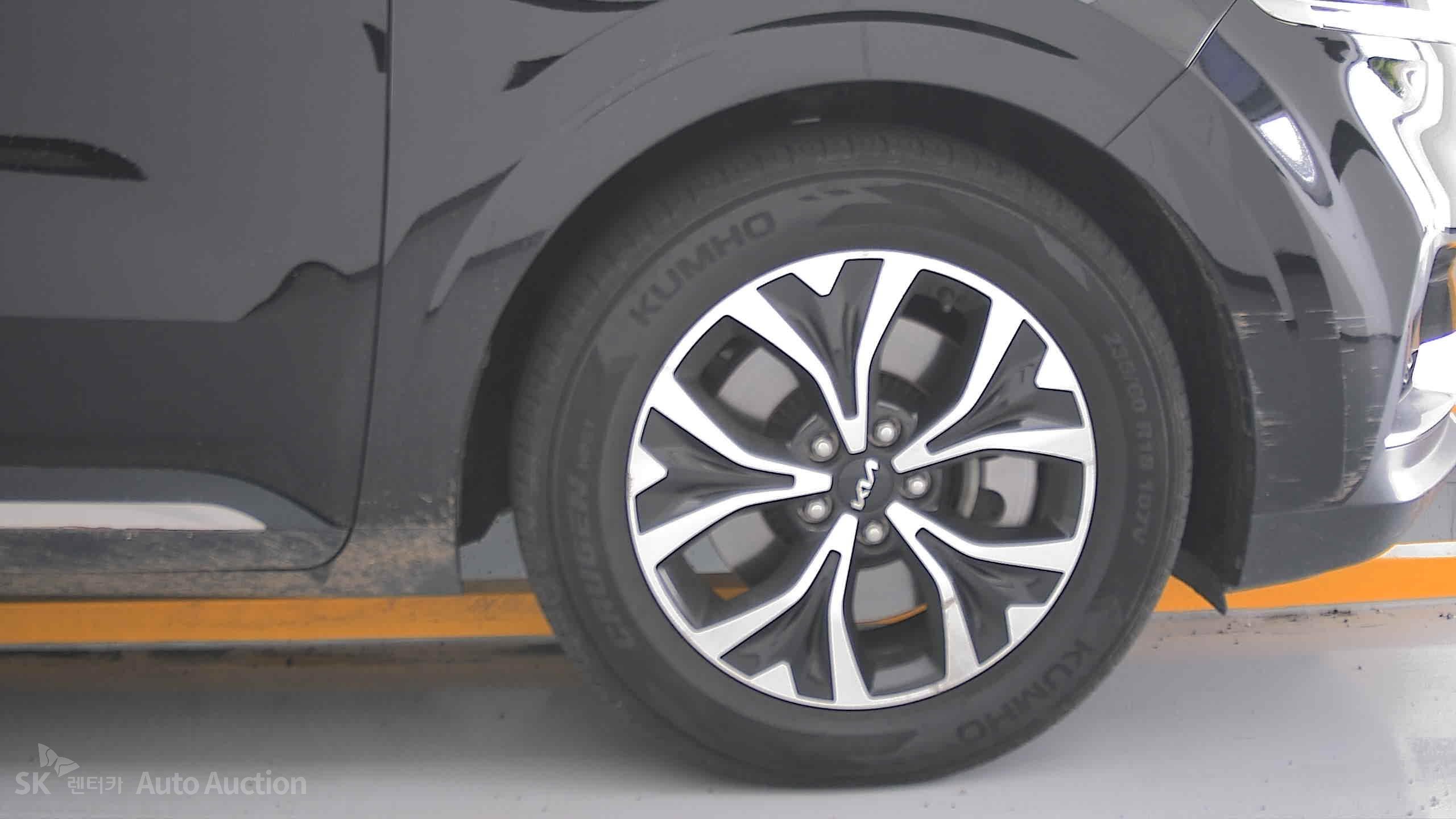 2023 - kia carnival