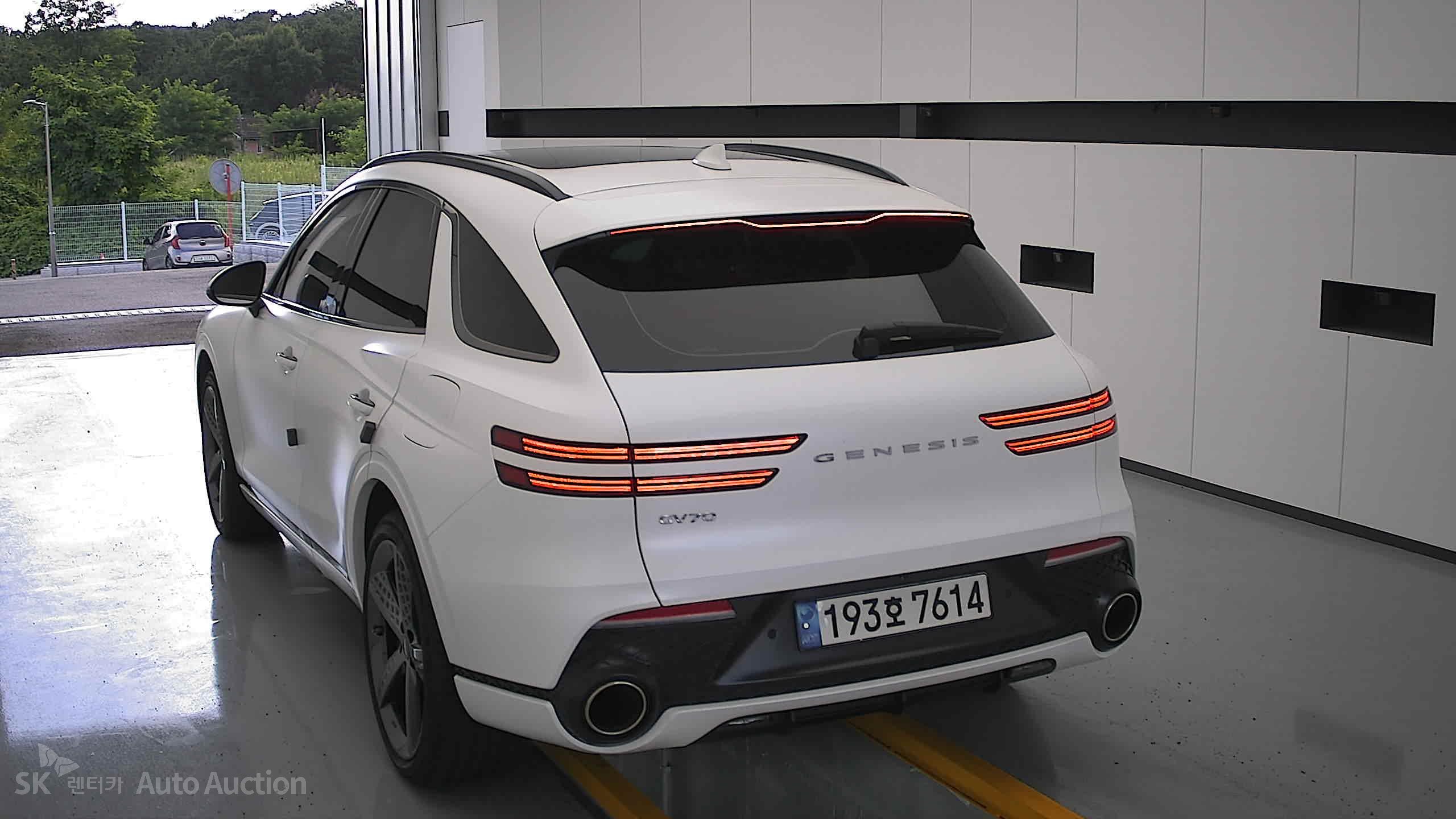 2023 - genesis gv70