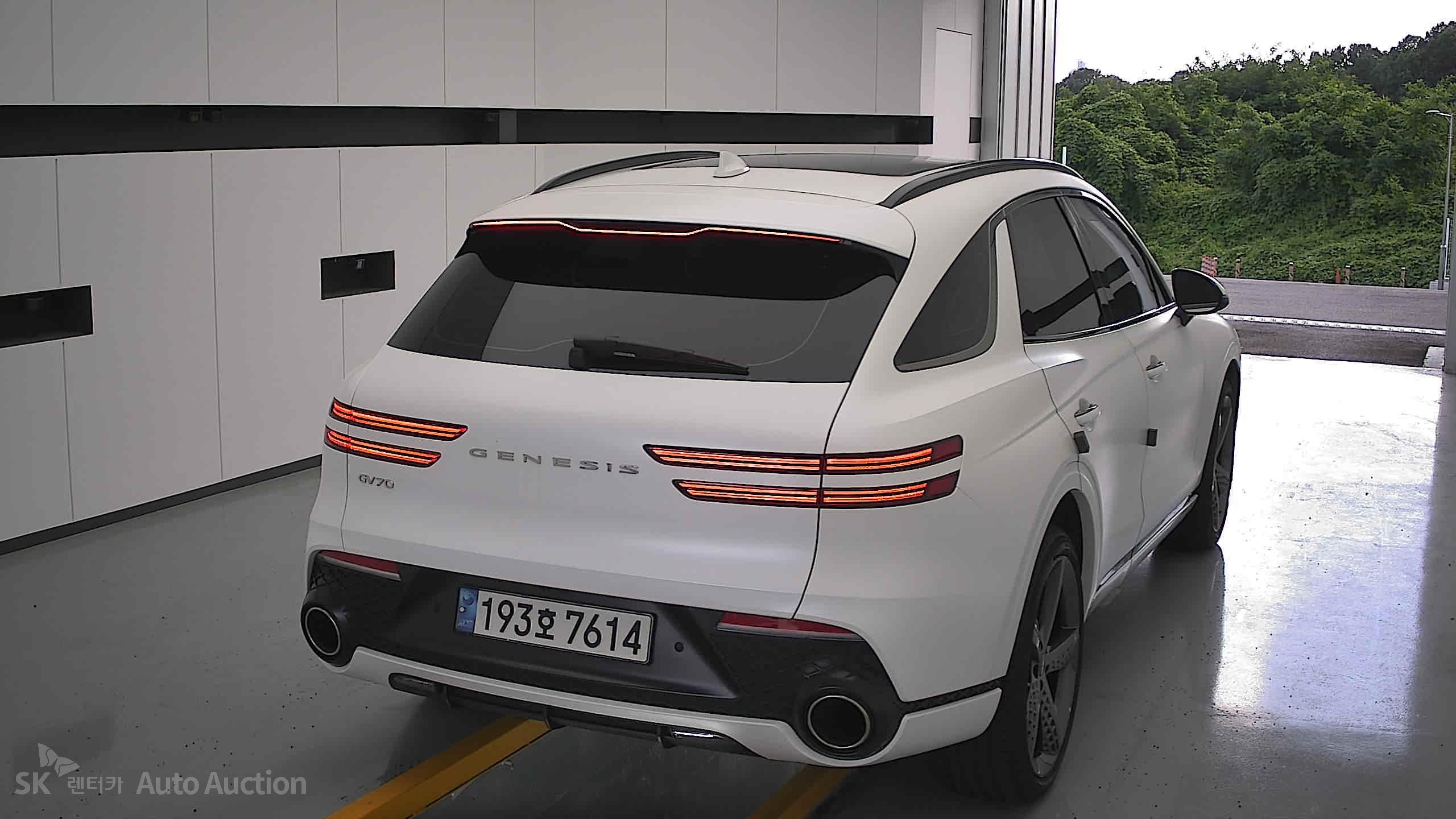 2023 - genesis gv70