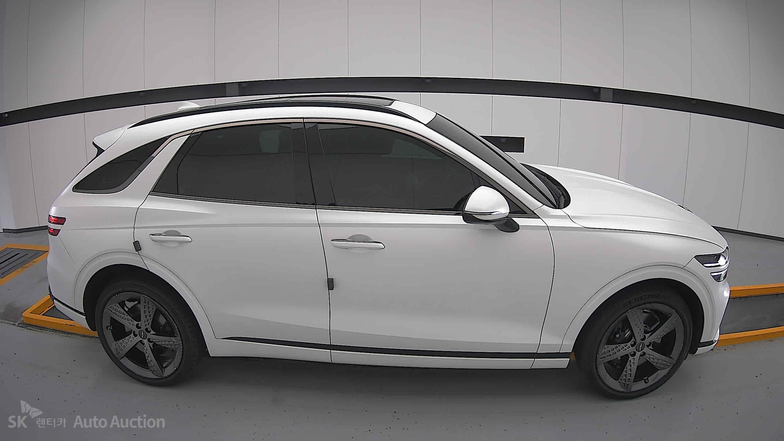 2023 - genesis gv70