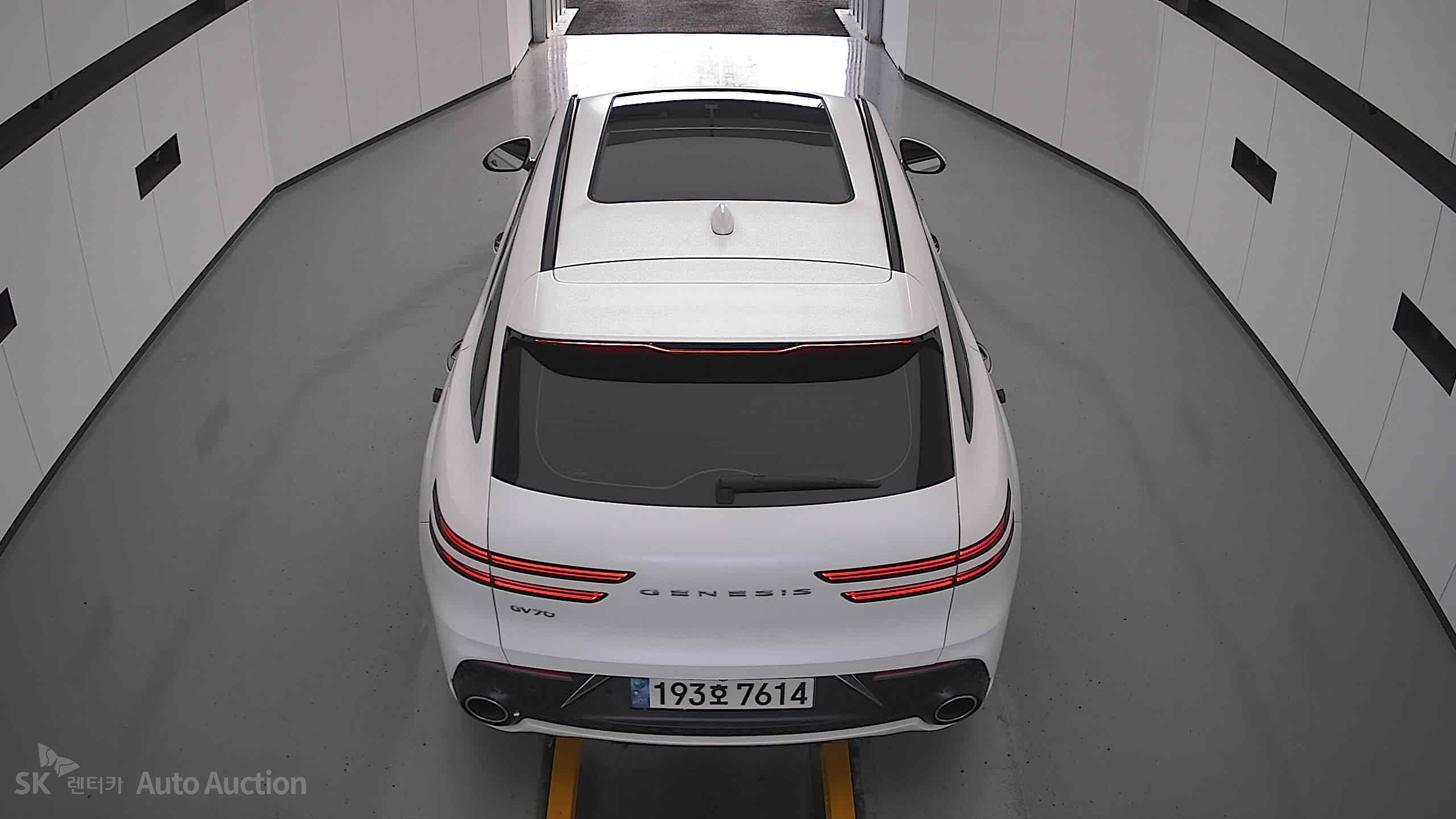 2023 - genesis gv70