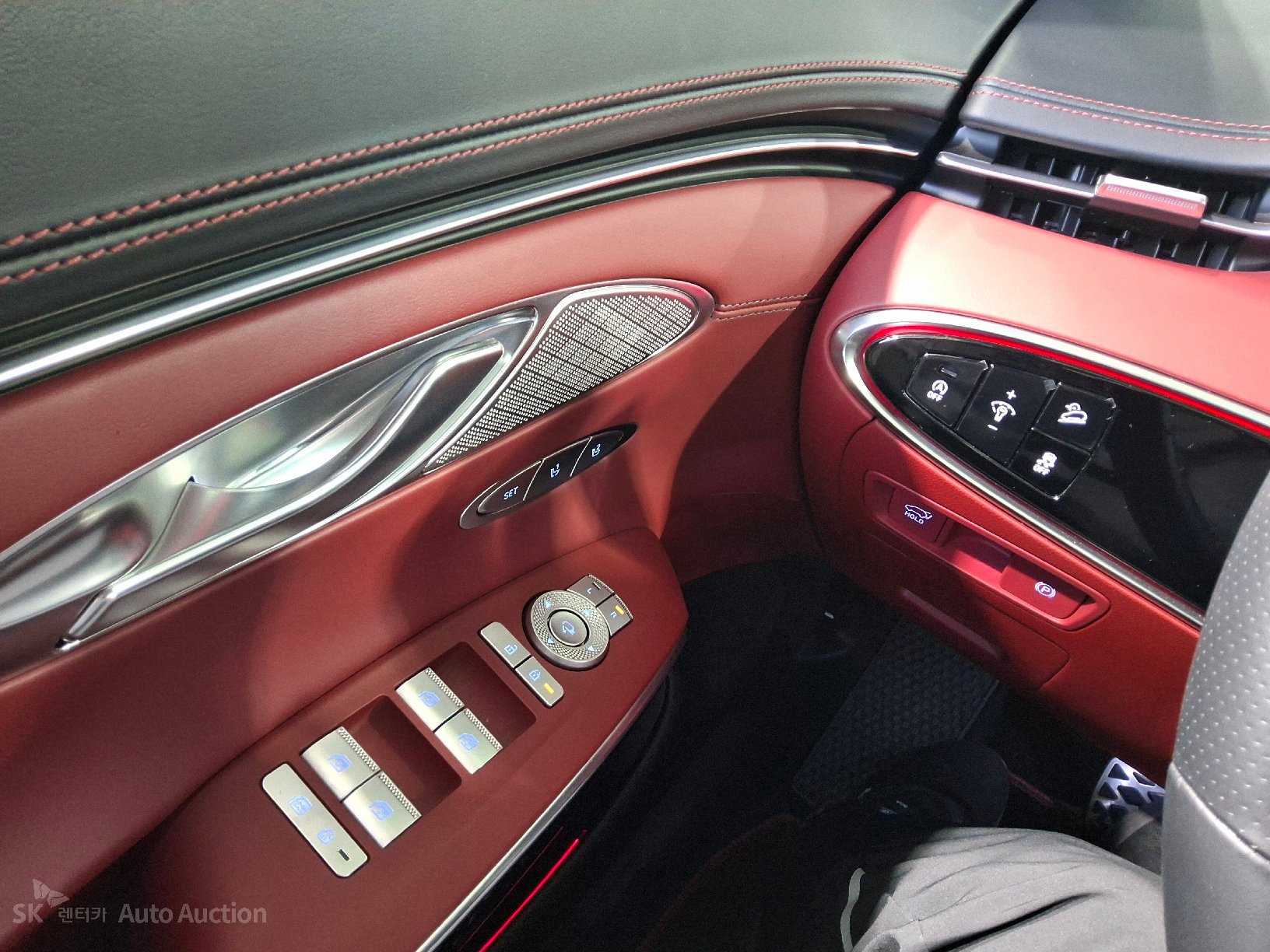 2023 - genesis gv70