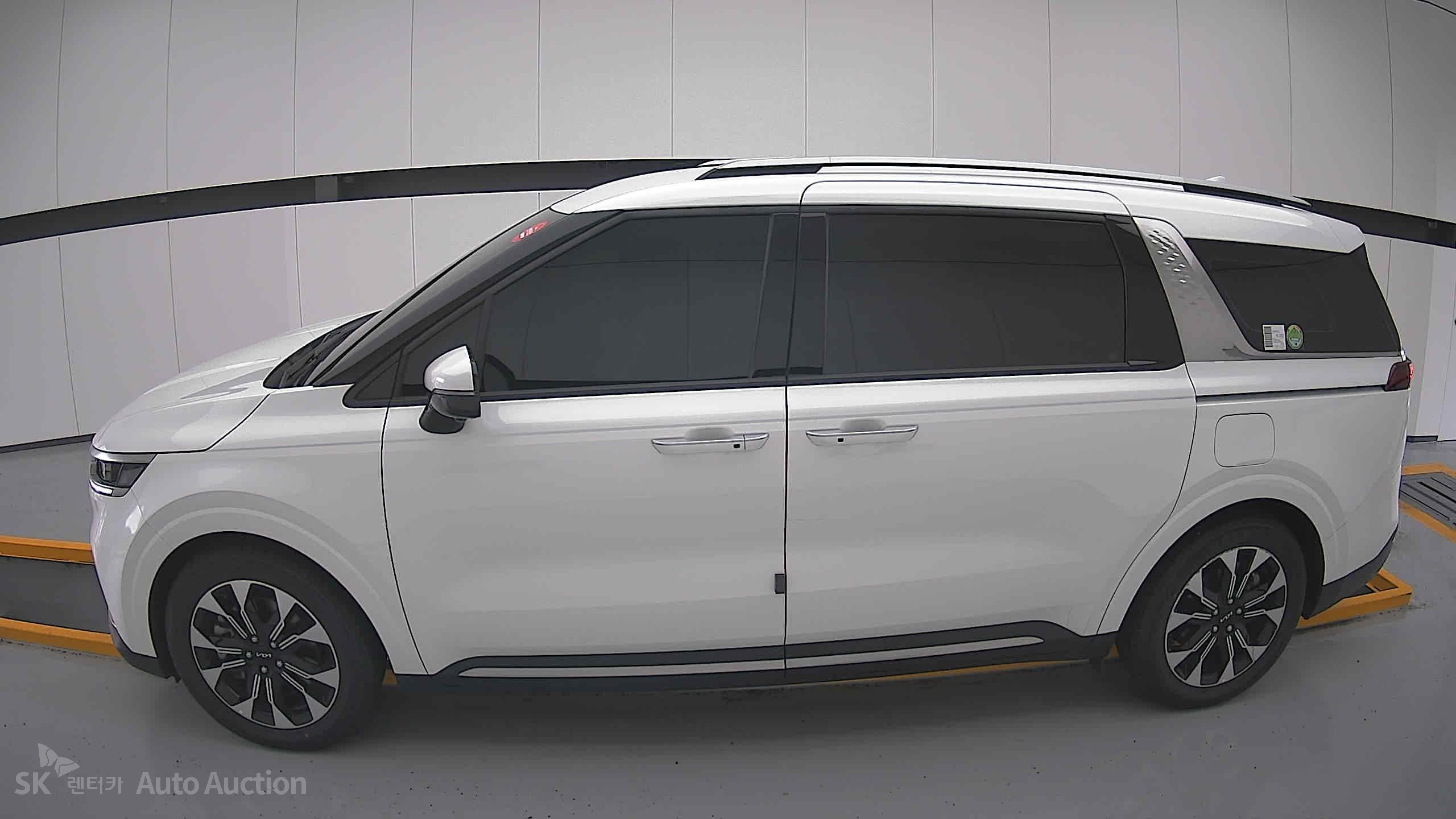 2023 - kia carnival