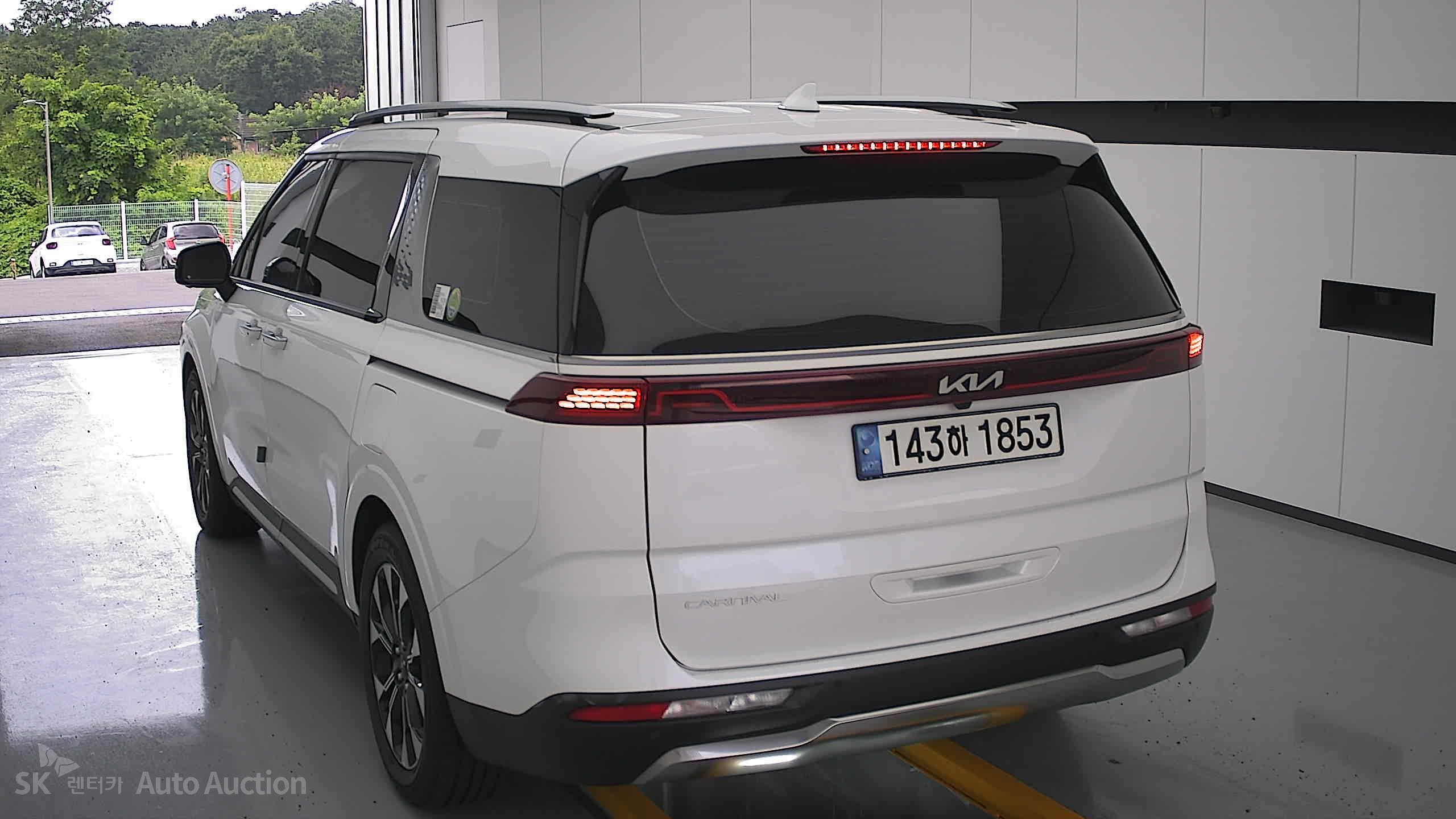 2023 - kia carnival