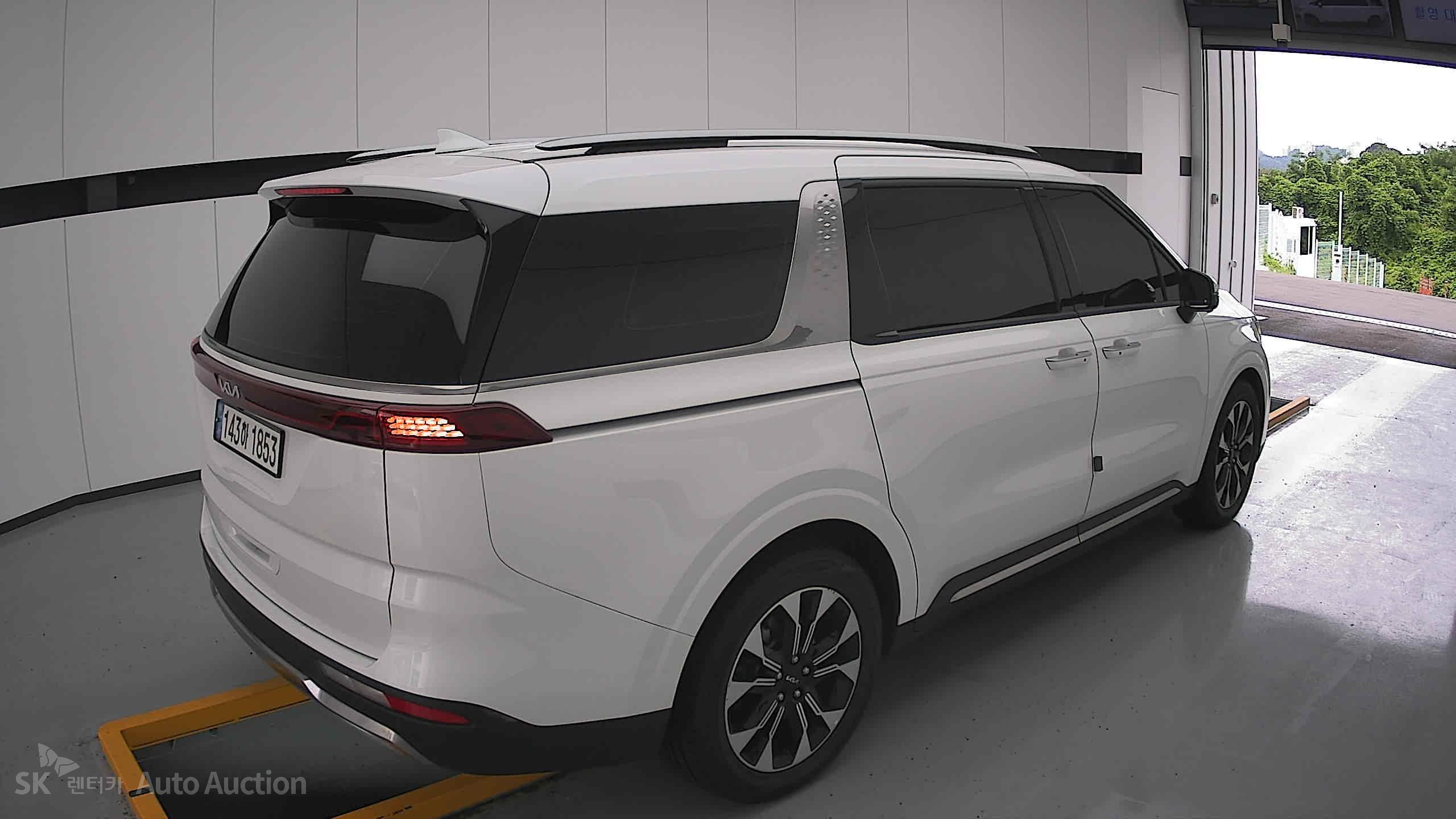 2023 - kia carnival
