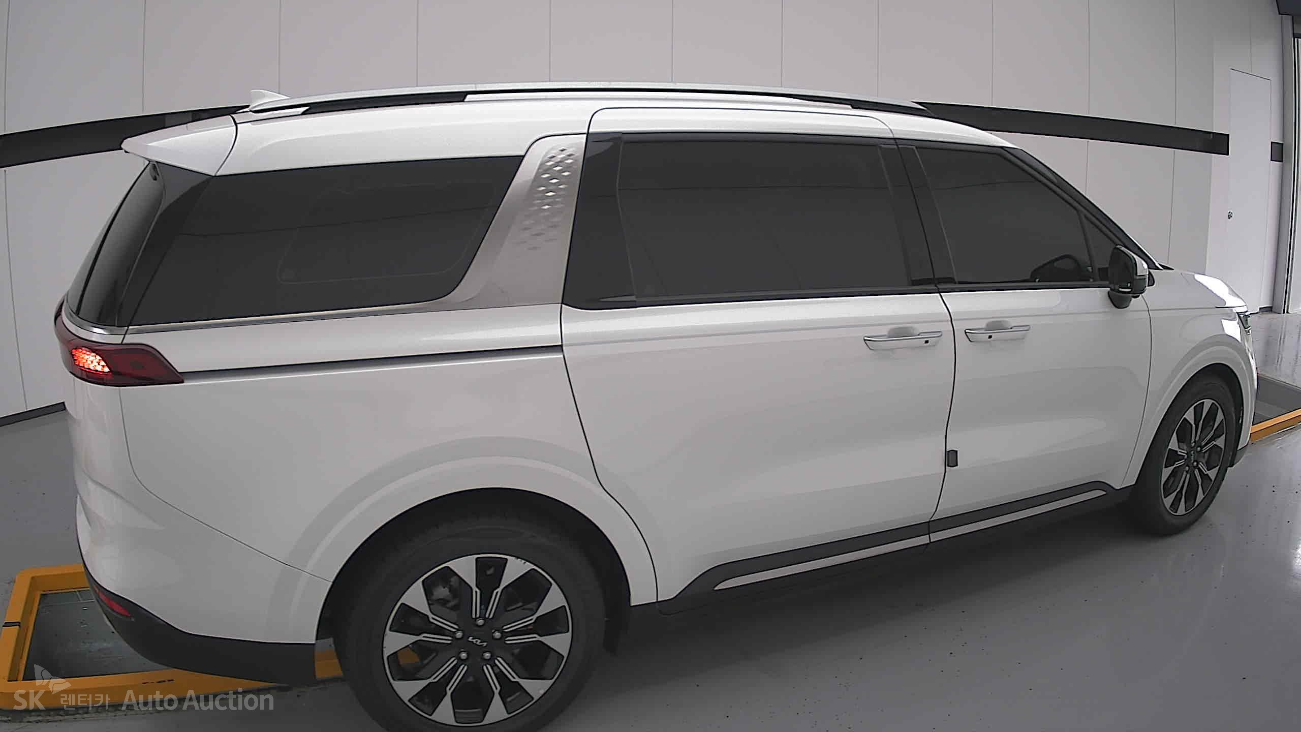 2023 - kia carnival