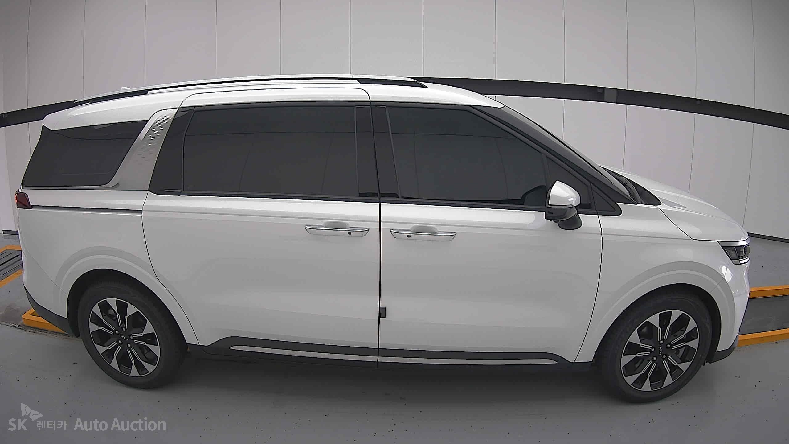 2023 - kia carnival