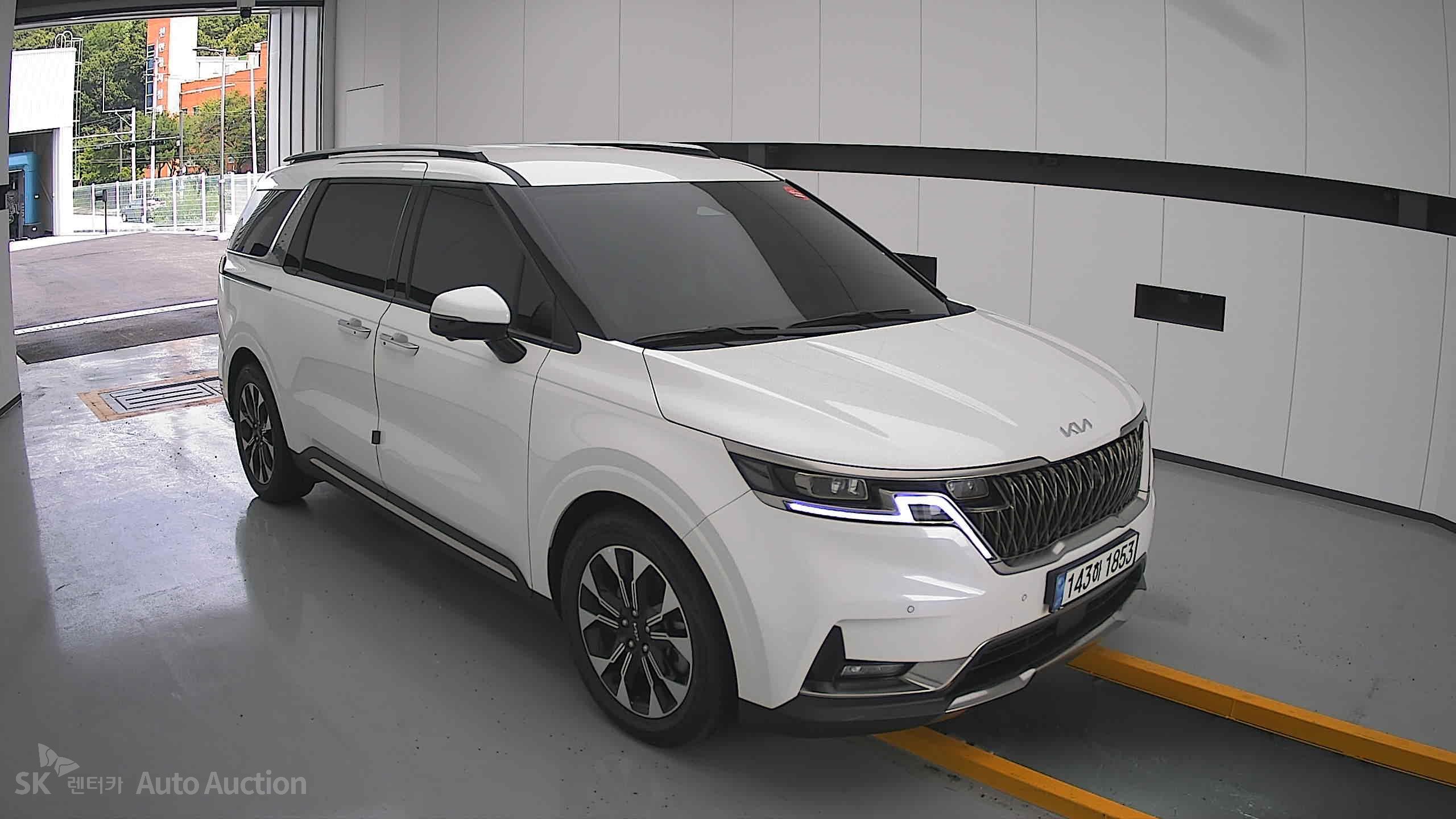 2023 - kia carnival