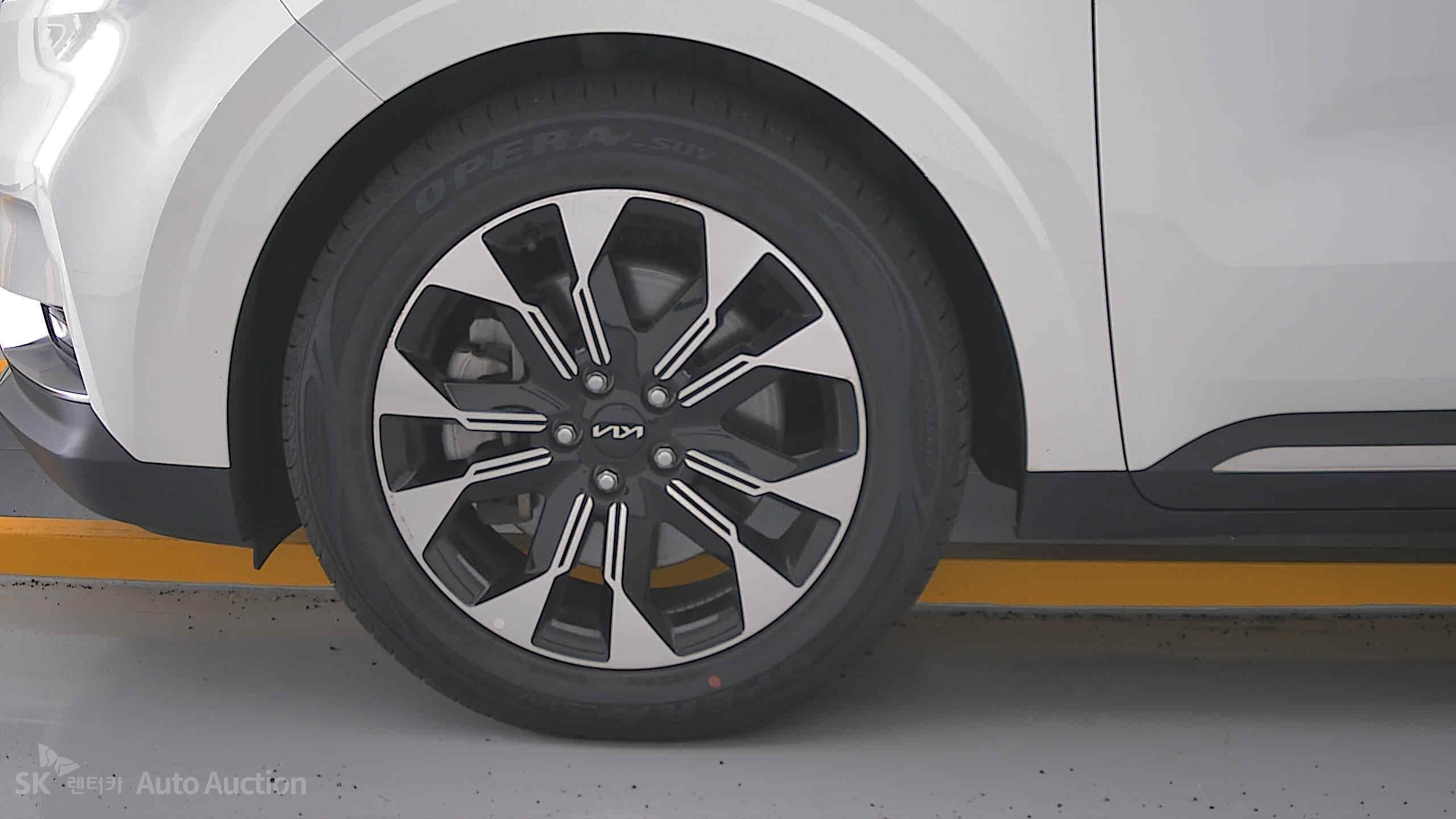 2023 - kia carnival