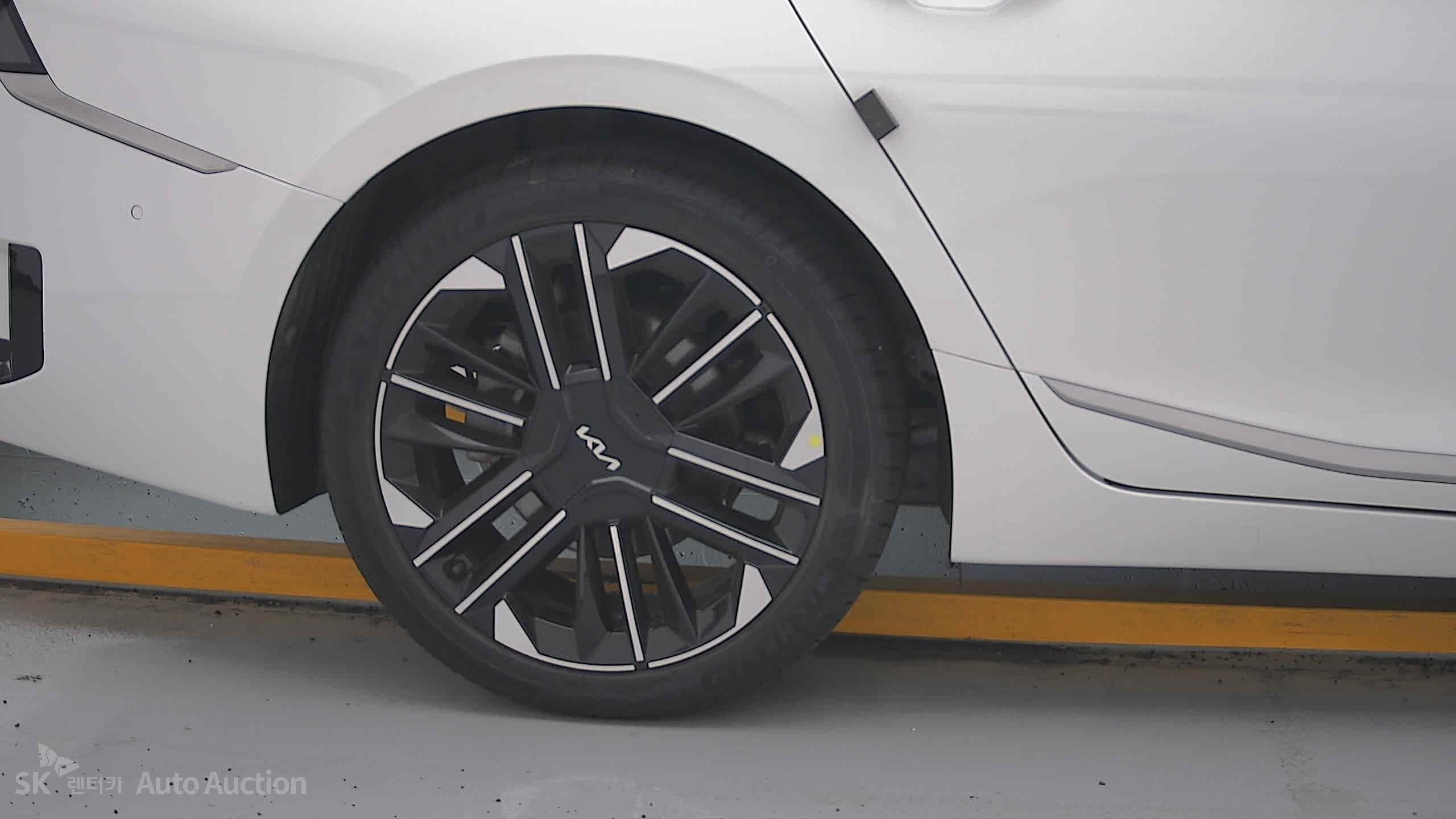 2025 - kia k8