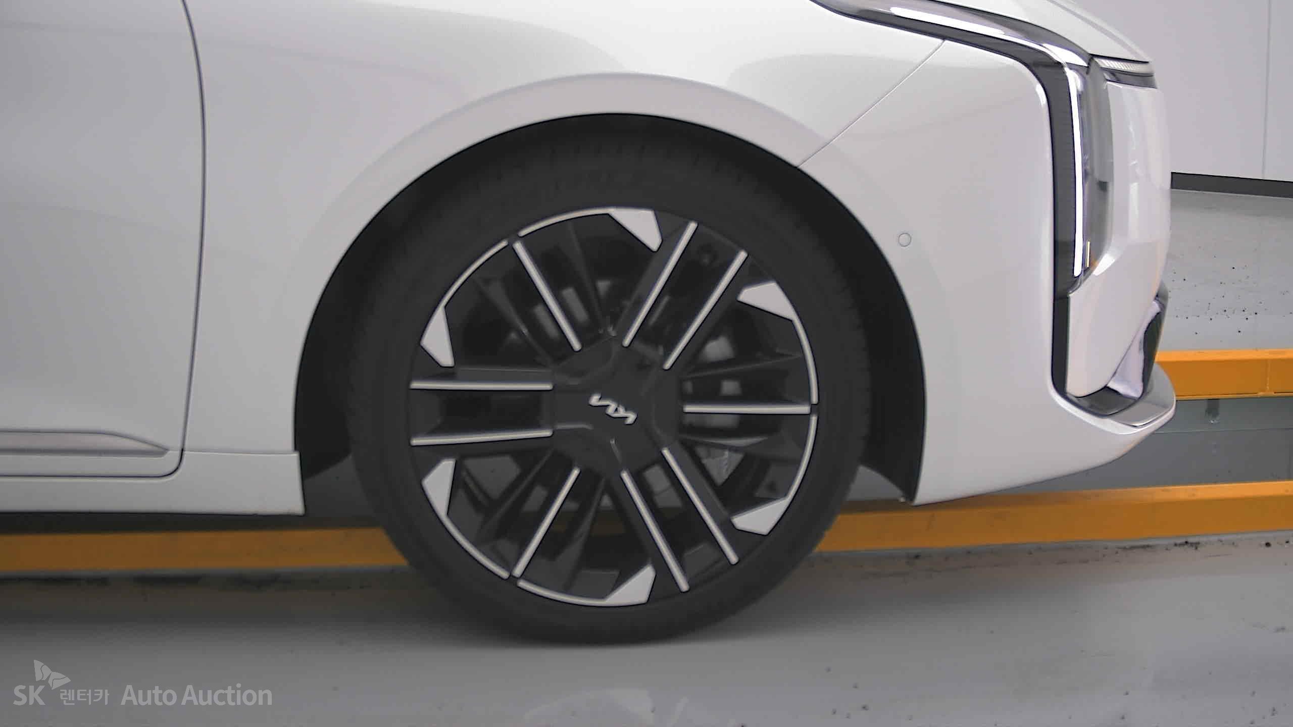 2025 - kia k8