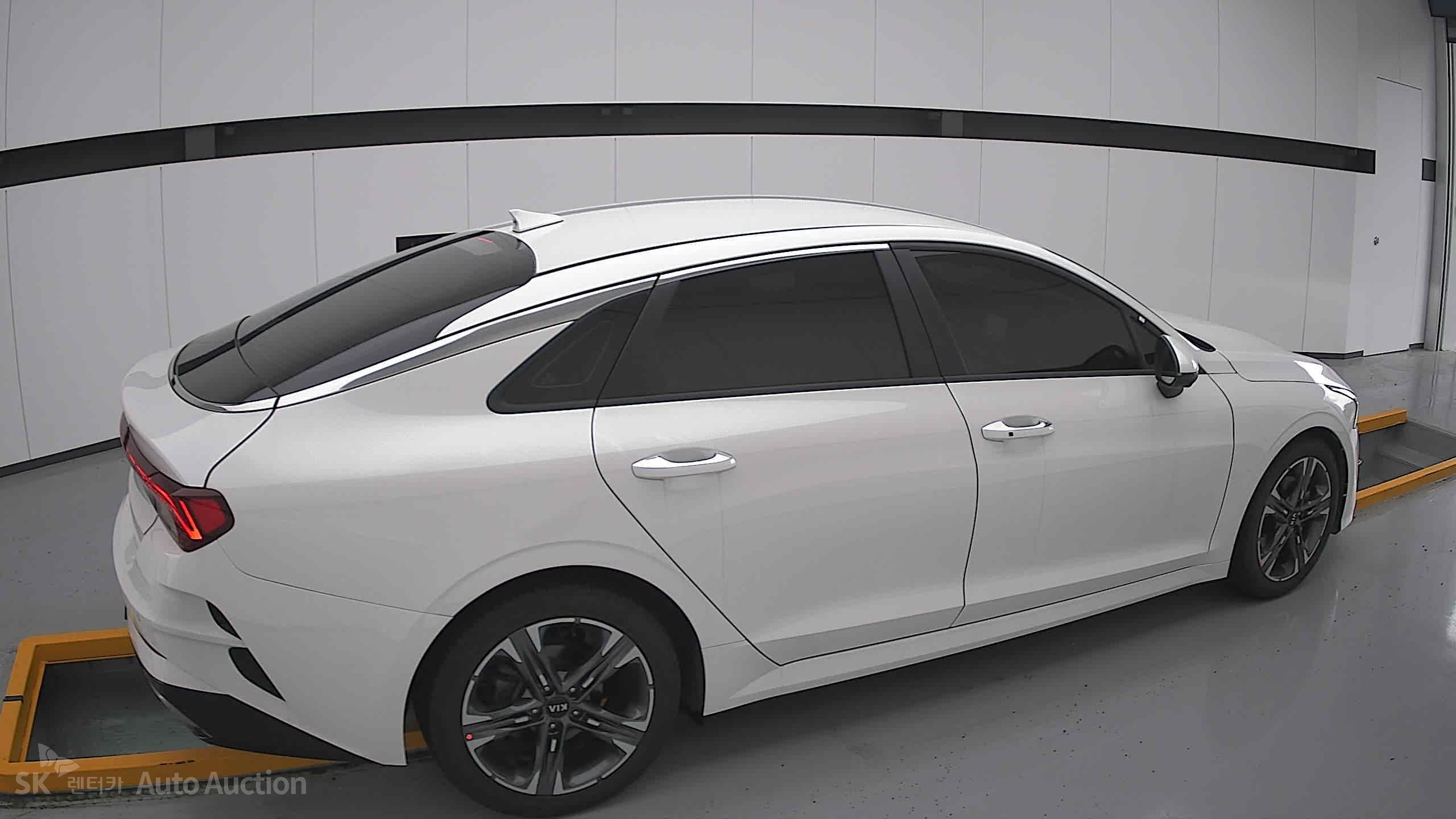 2021 - kia k5