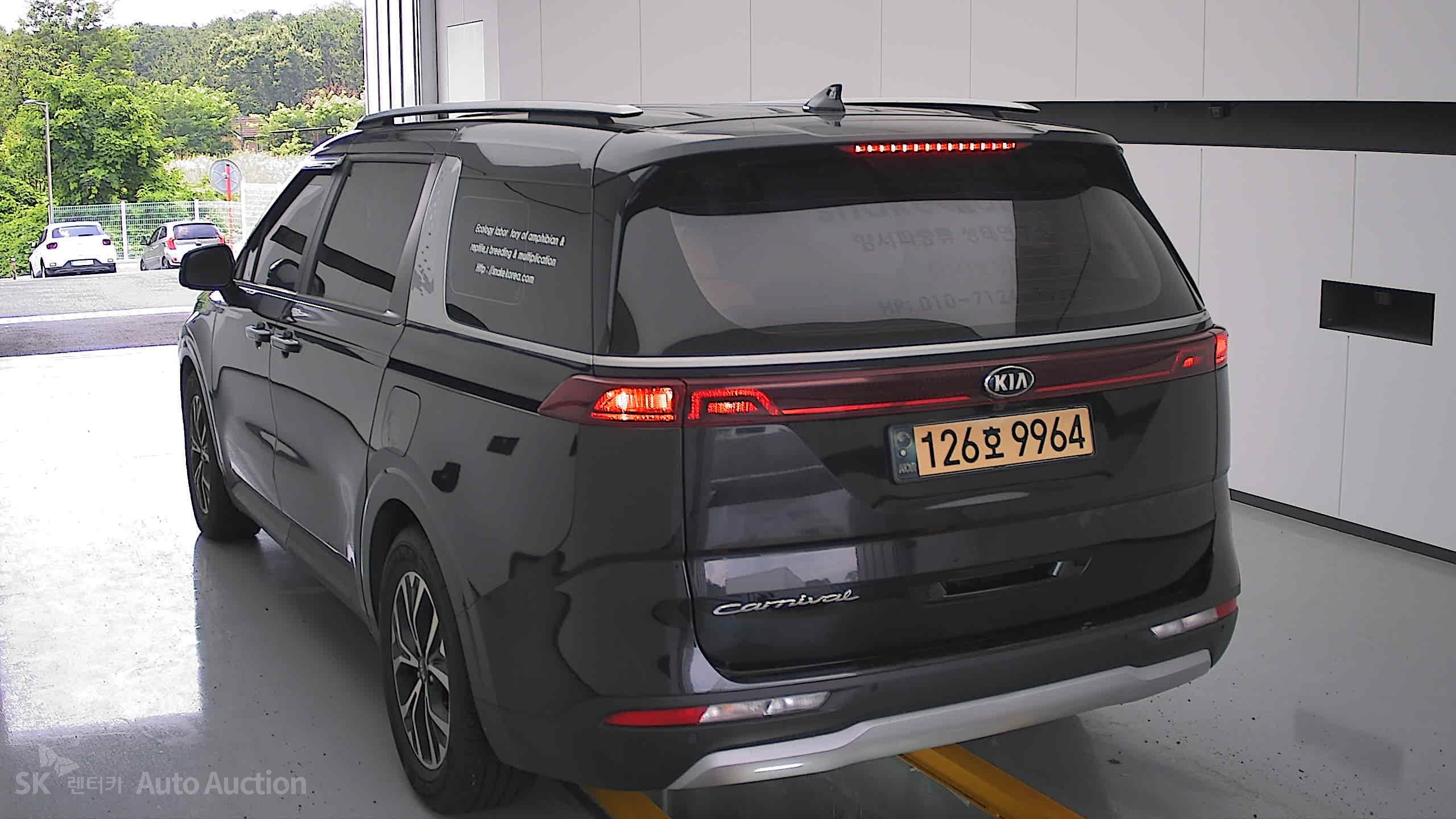 2021 - kia carnival