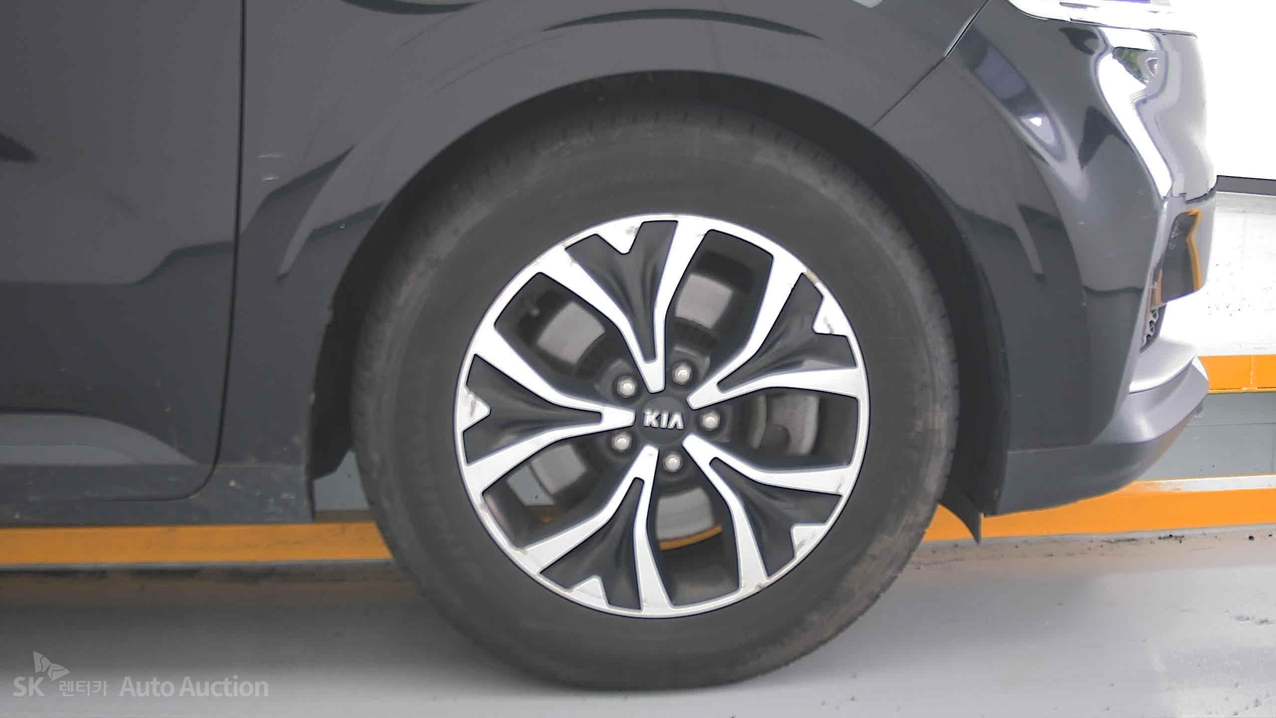 2021 - kia carnival