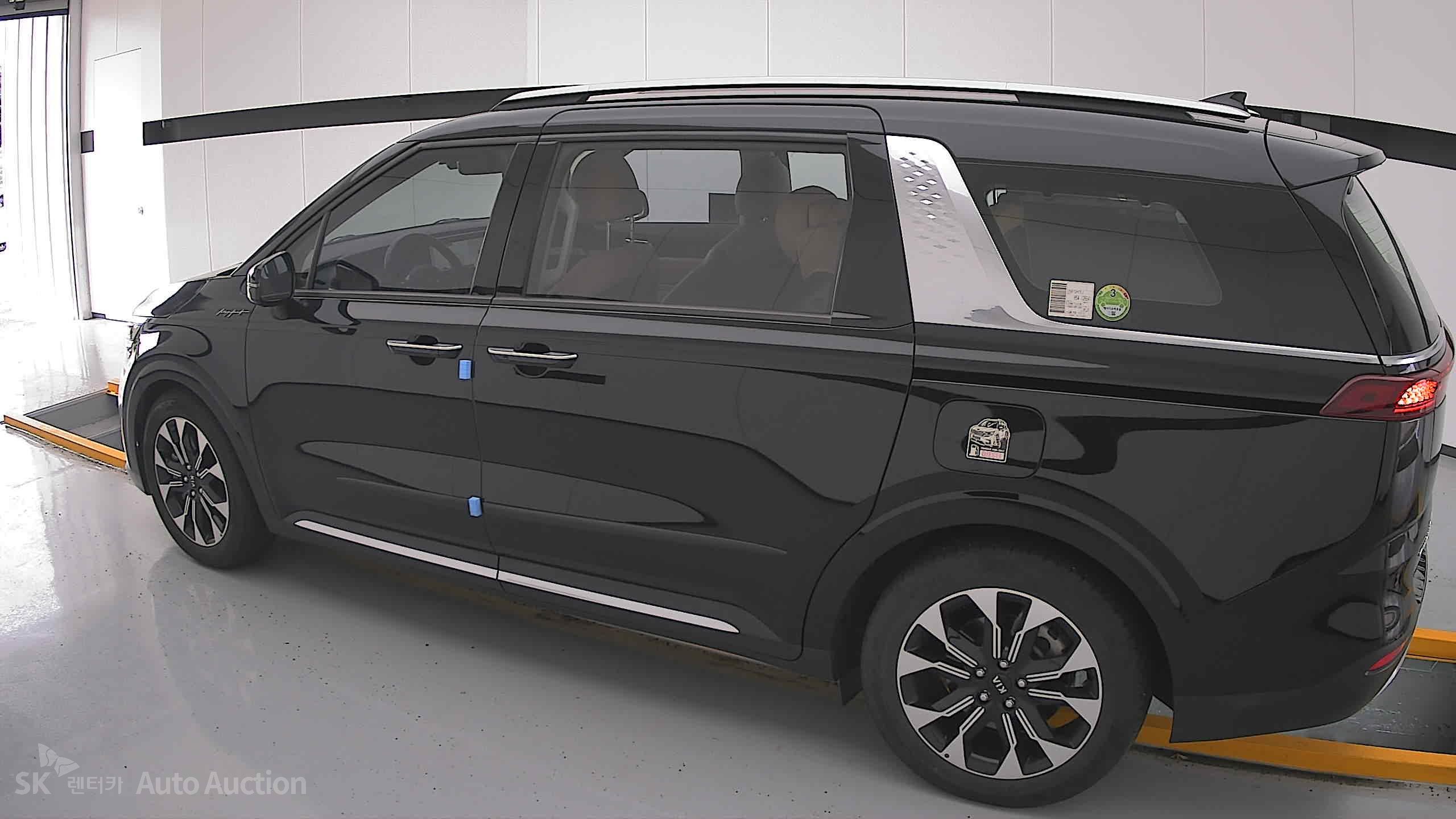 2021 - kia carnival