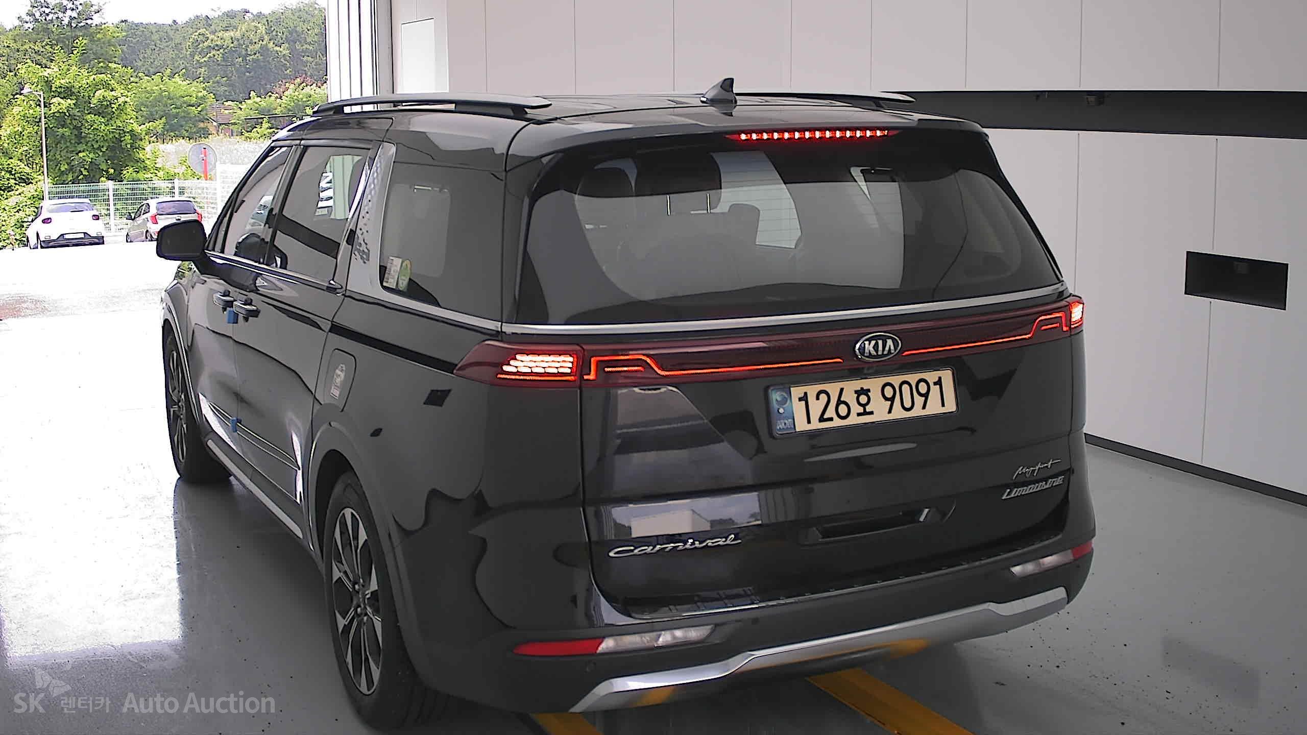 2021 - kia carnival