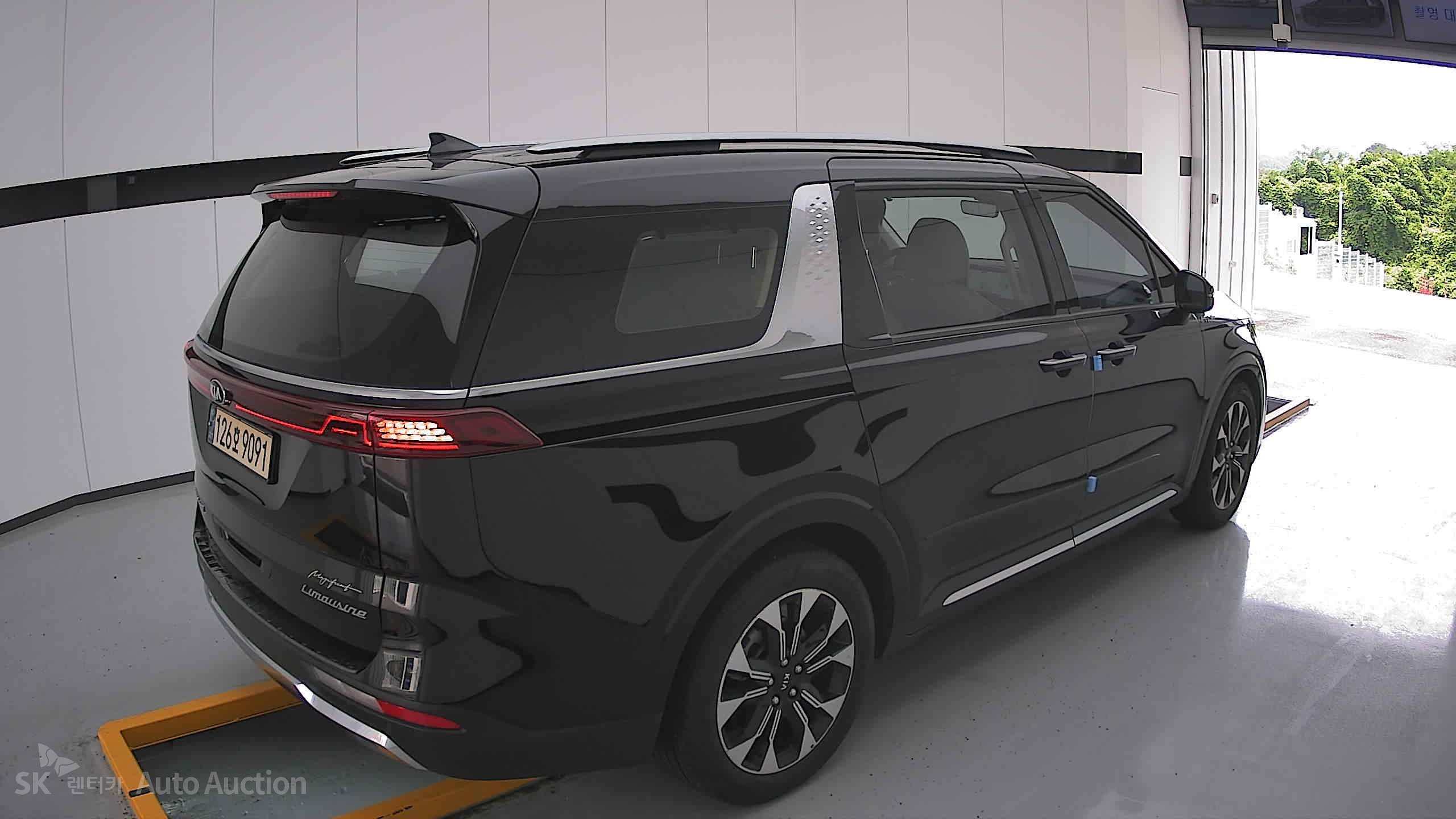 2021 - kia carnival