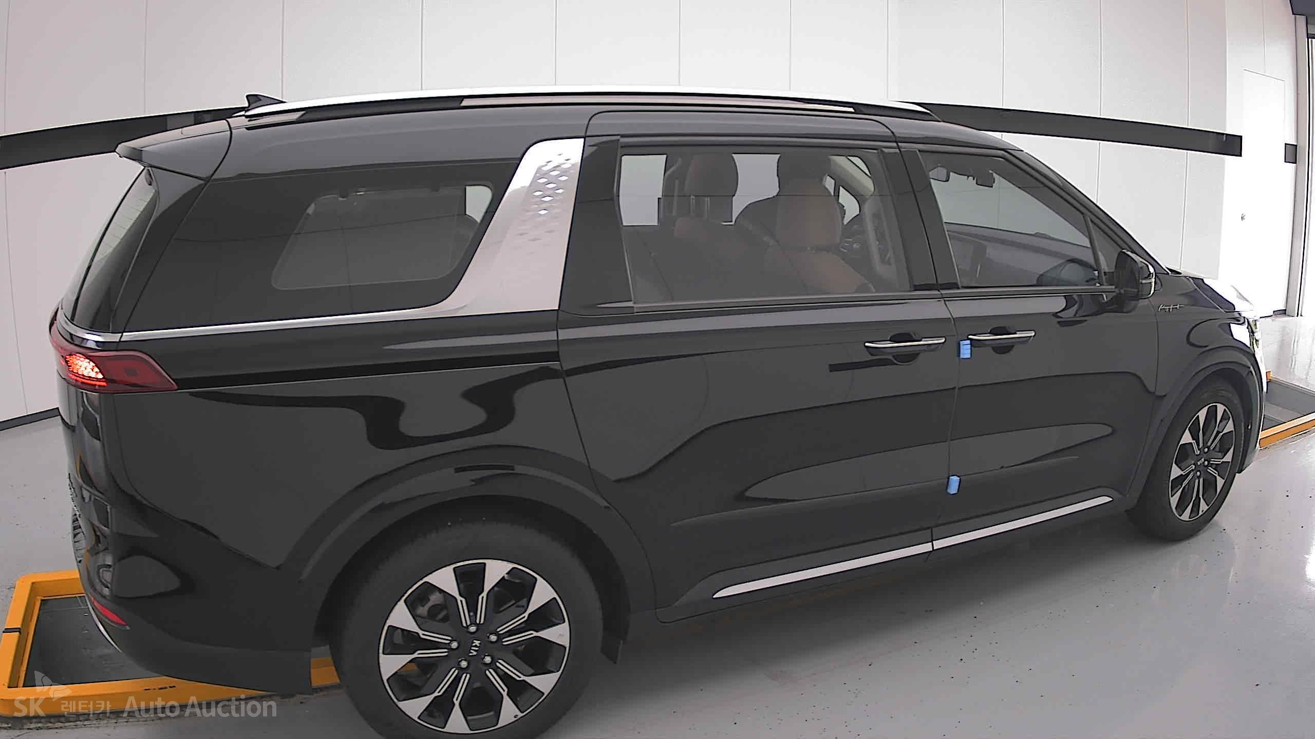 2021 - kia carnival