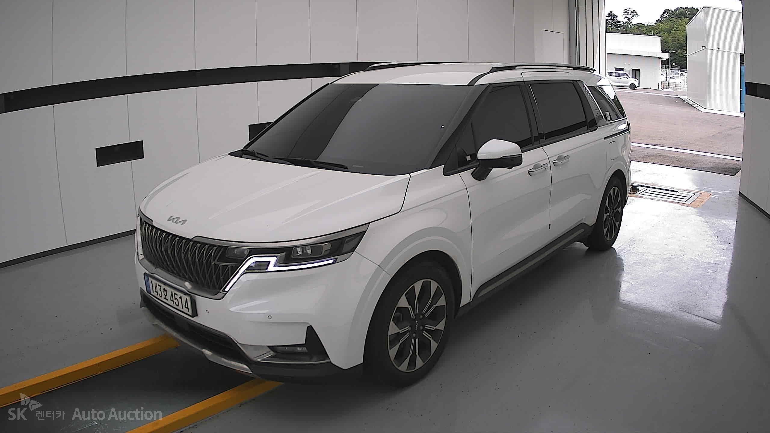 2023 - kia carnival
