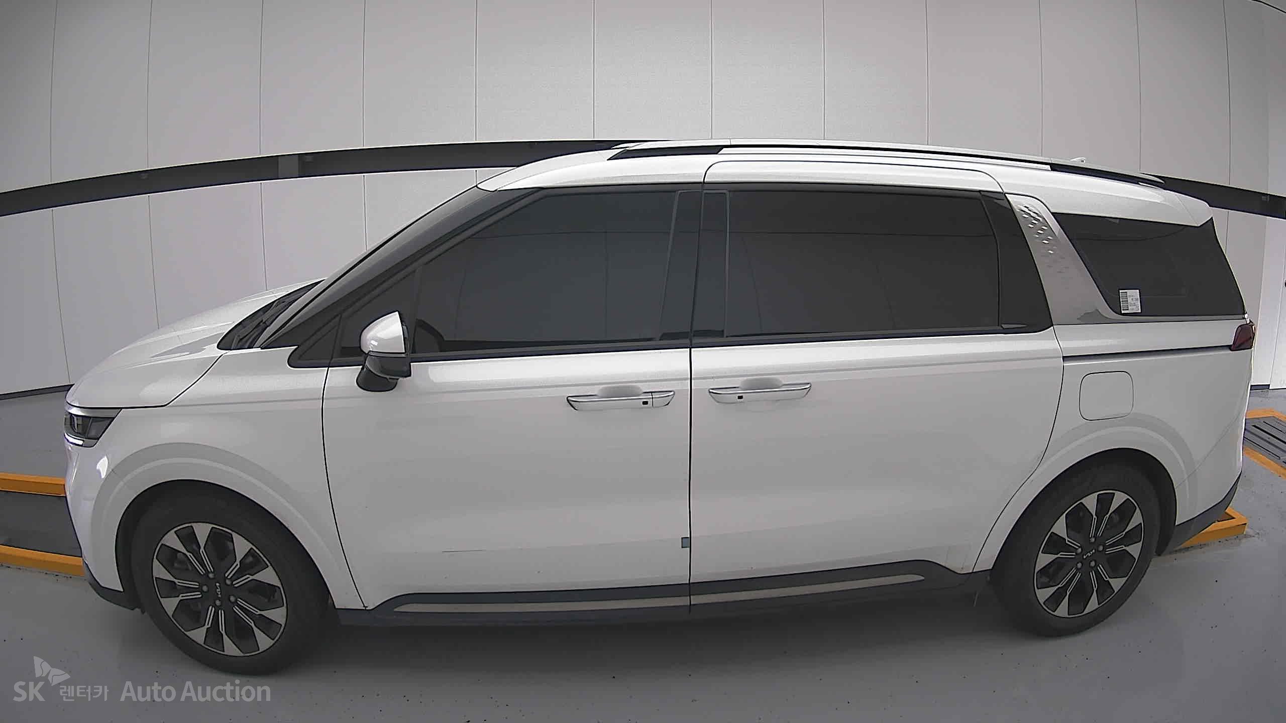 2023 - kia carnival
