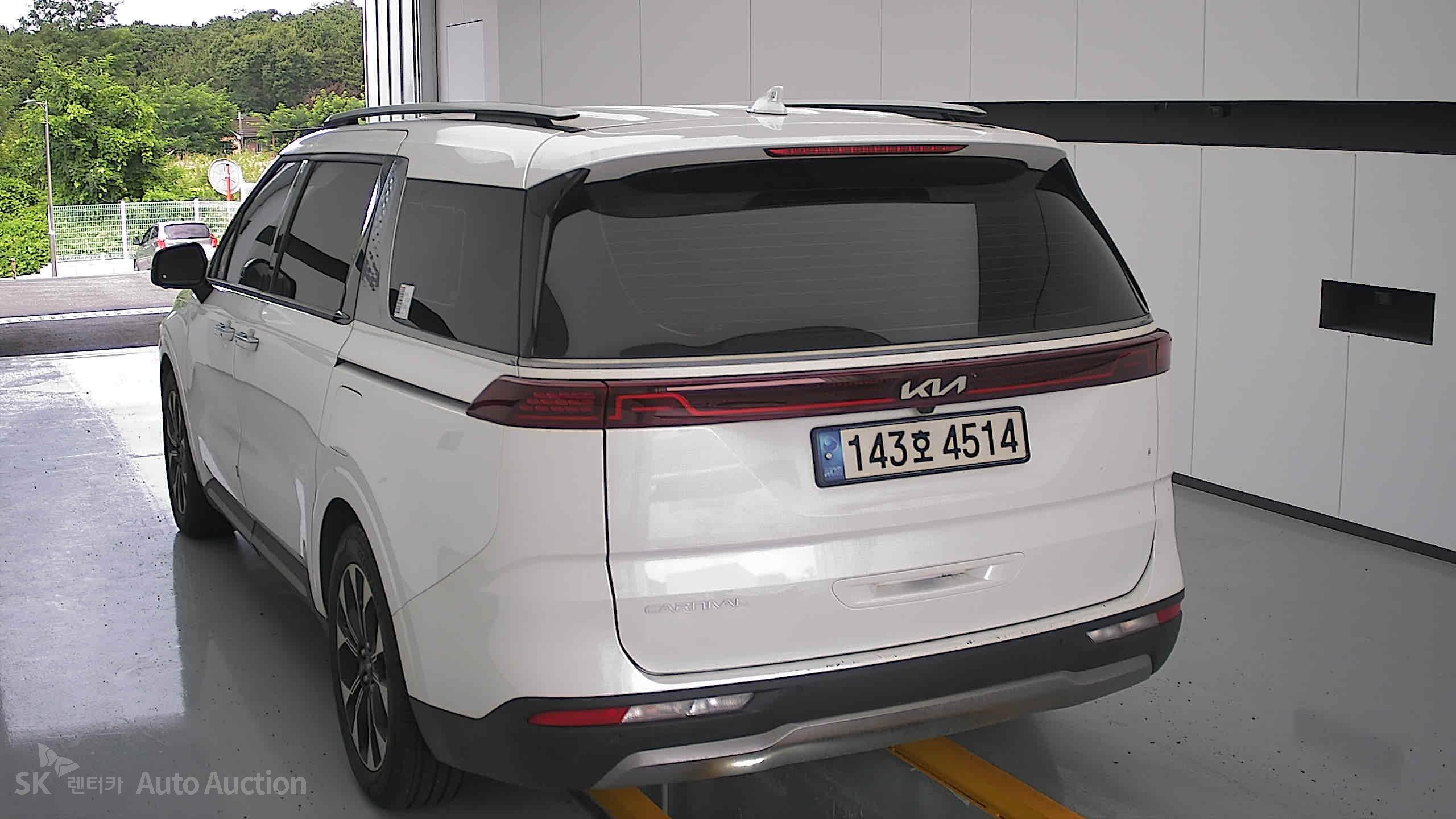 2023 - kia carnival