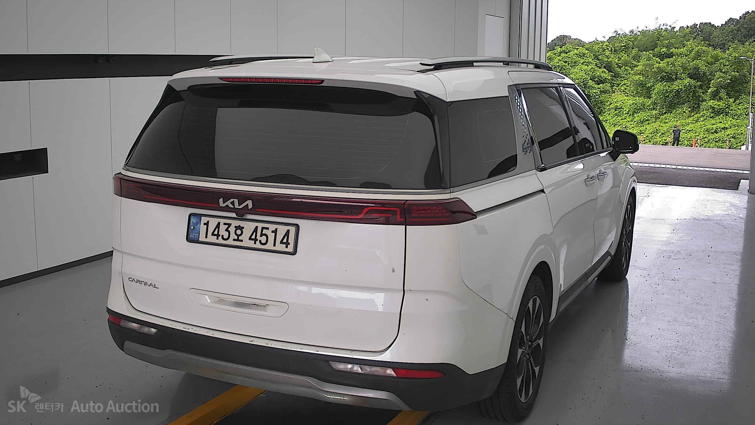 2023 - kia carnival