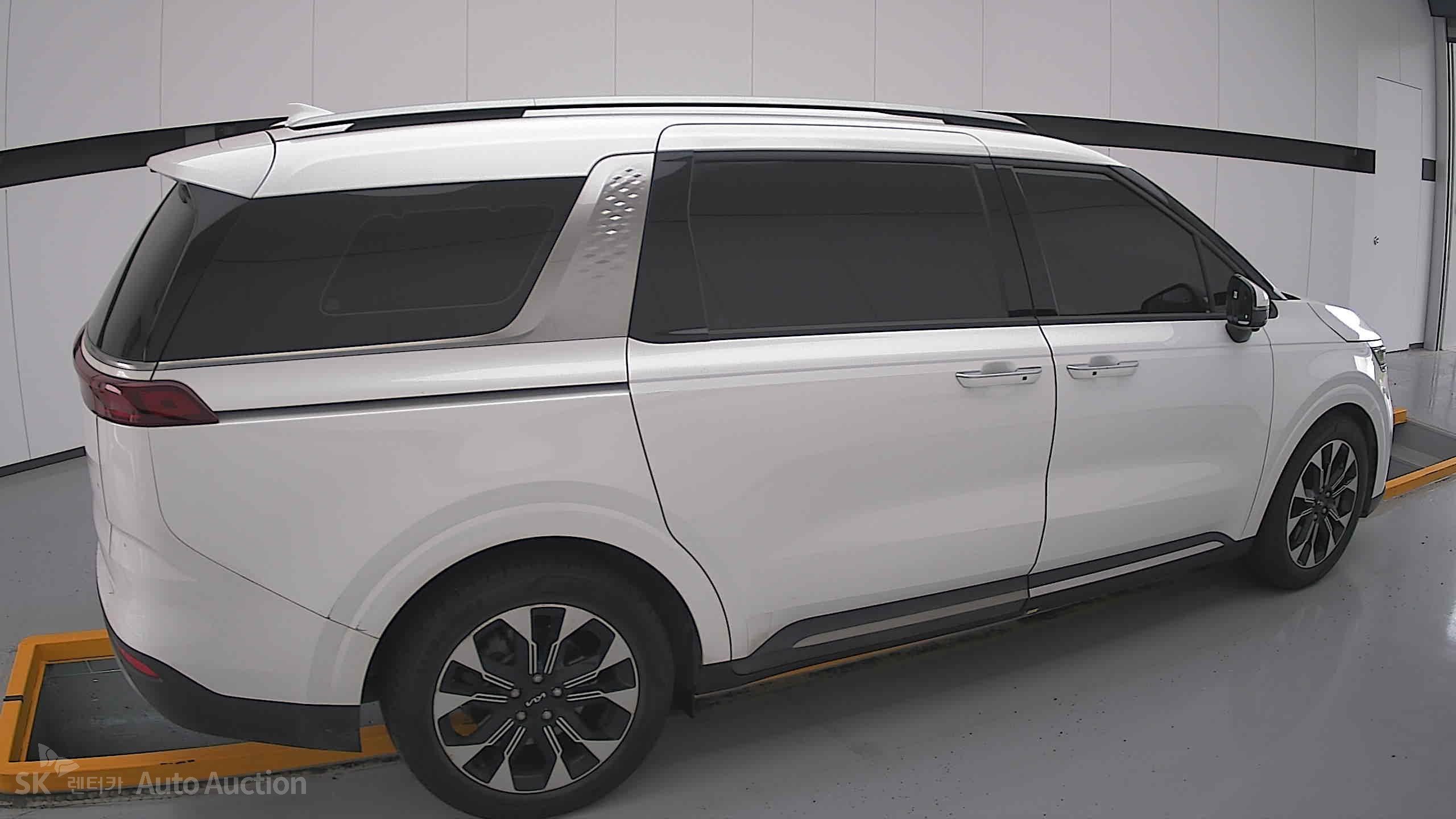 2023 - kia carnival
