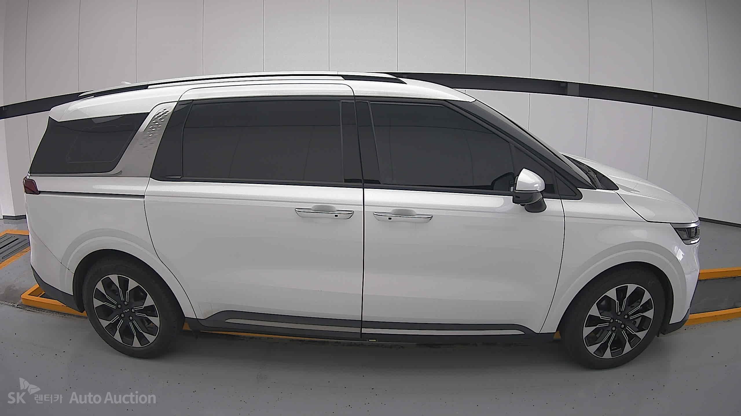 2023 - kia carnival