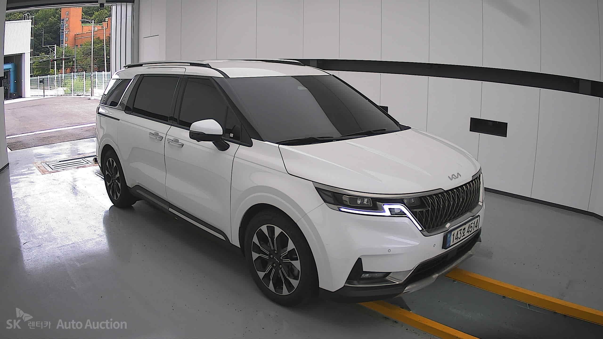 2023 - kia carnival