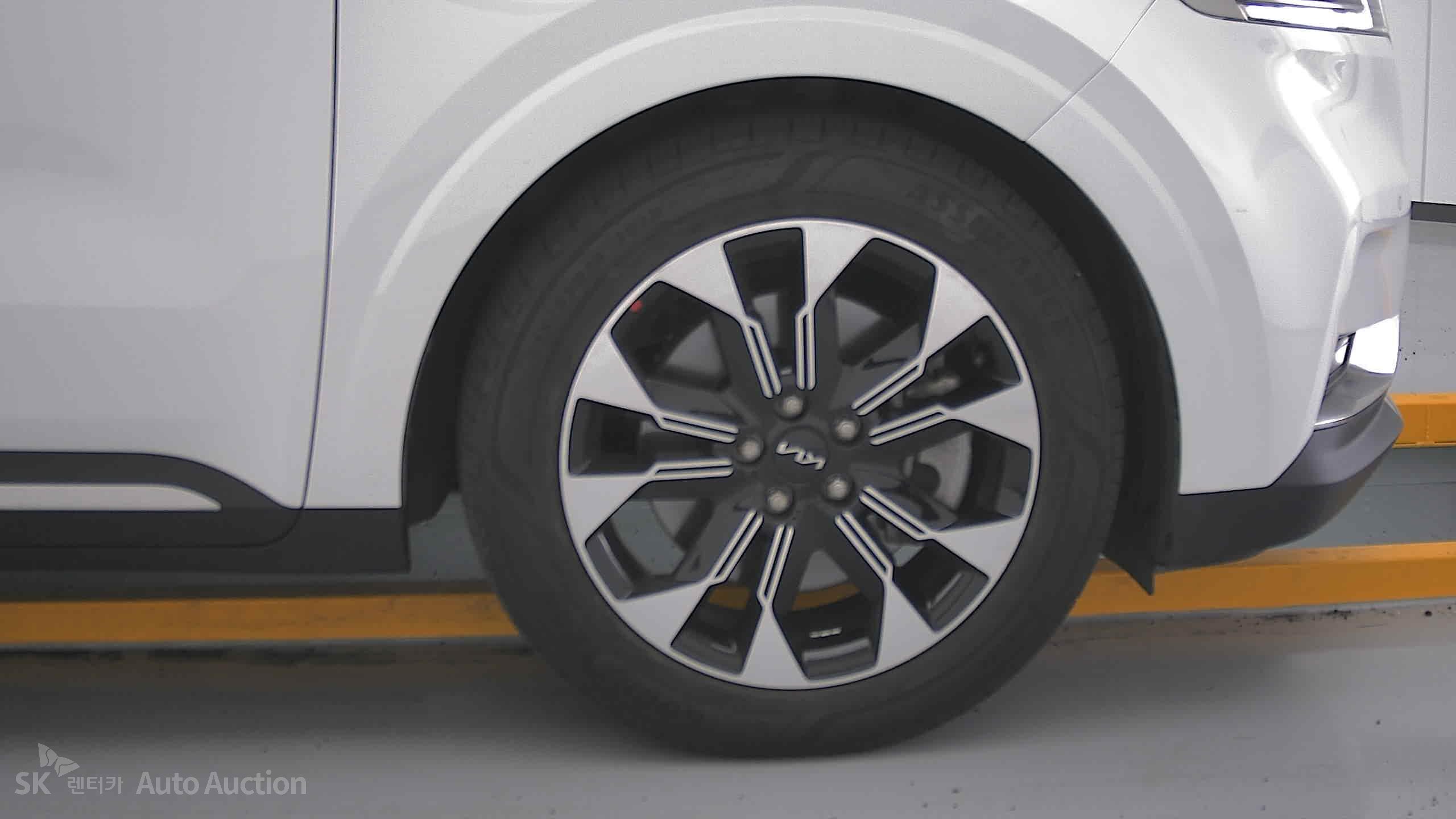 2023 - kia carnival