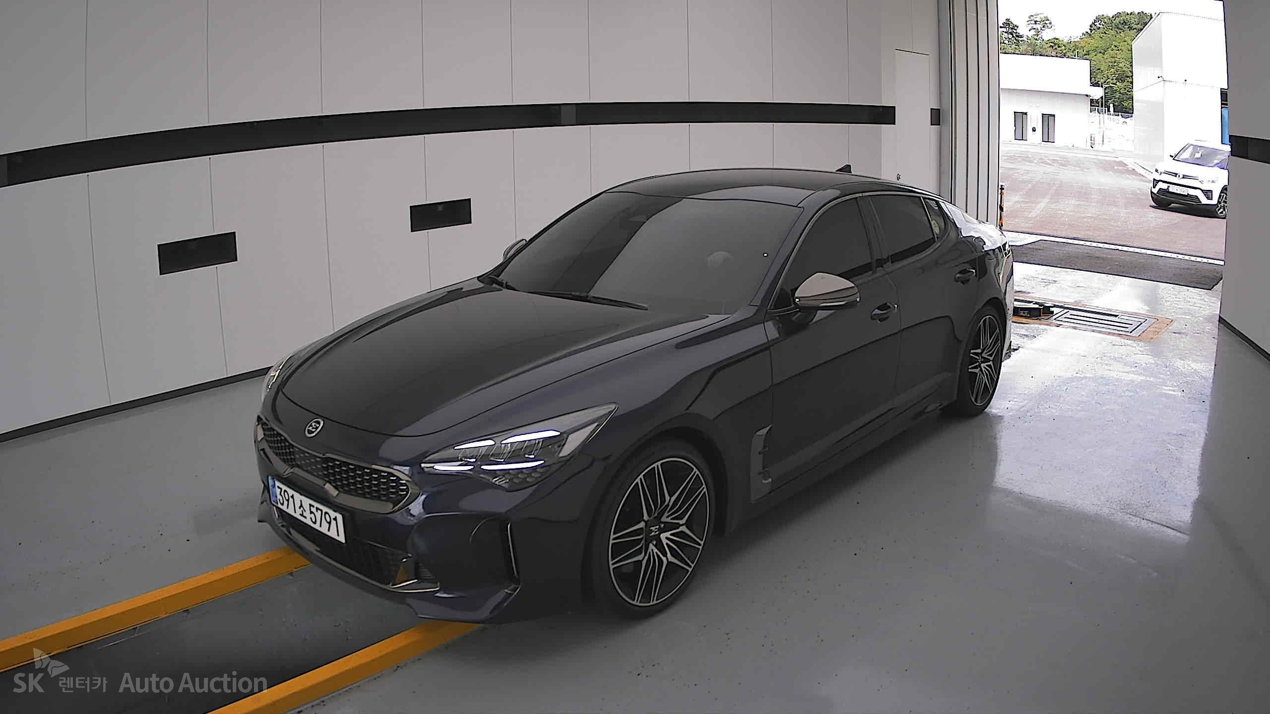 2021 - kia stinger