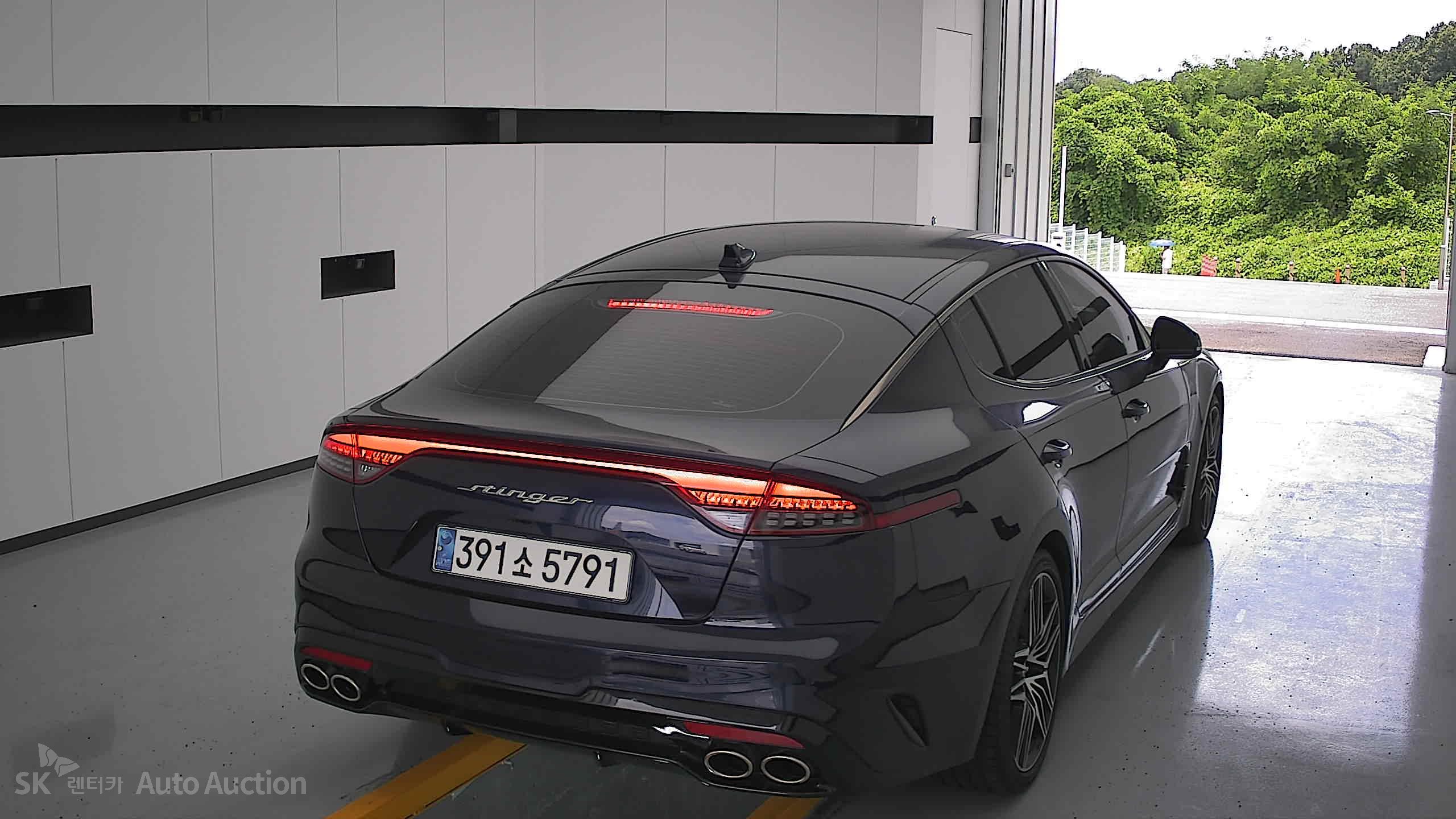 2021 - kia stinger