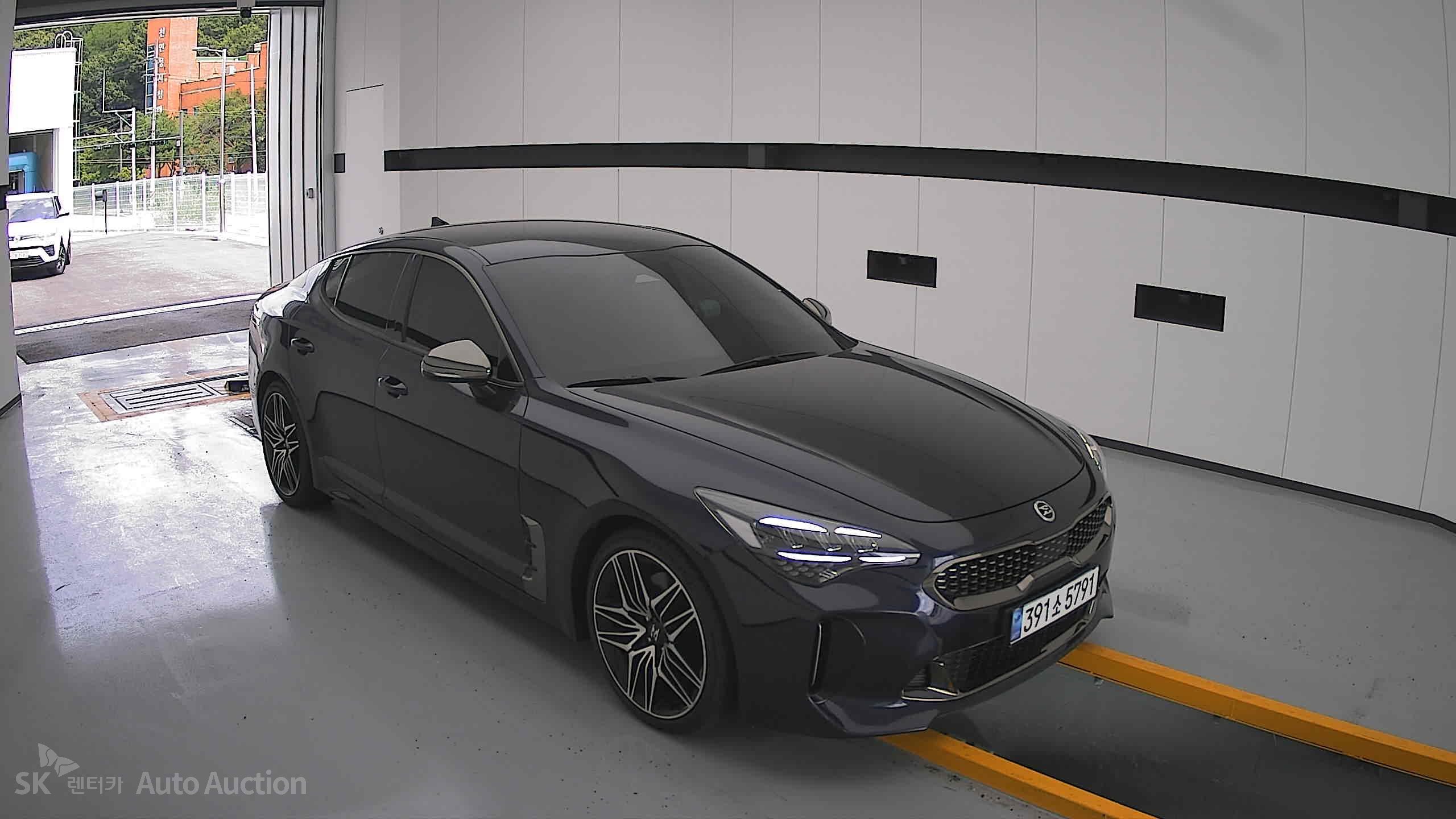 2021 - kia stinger