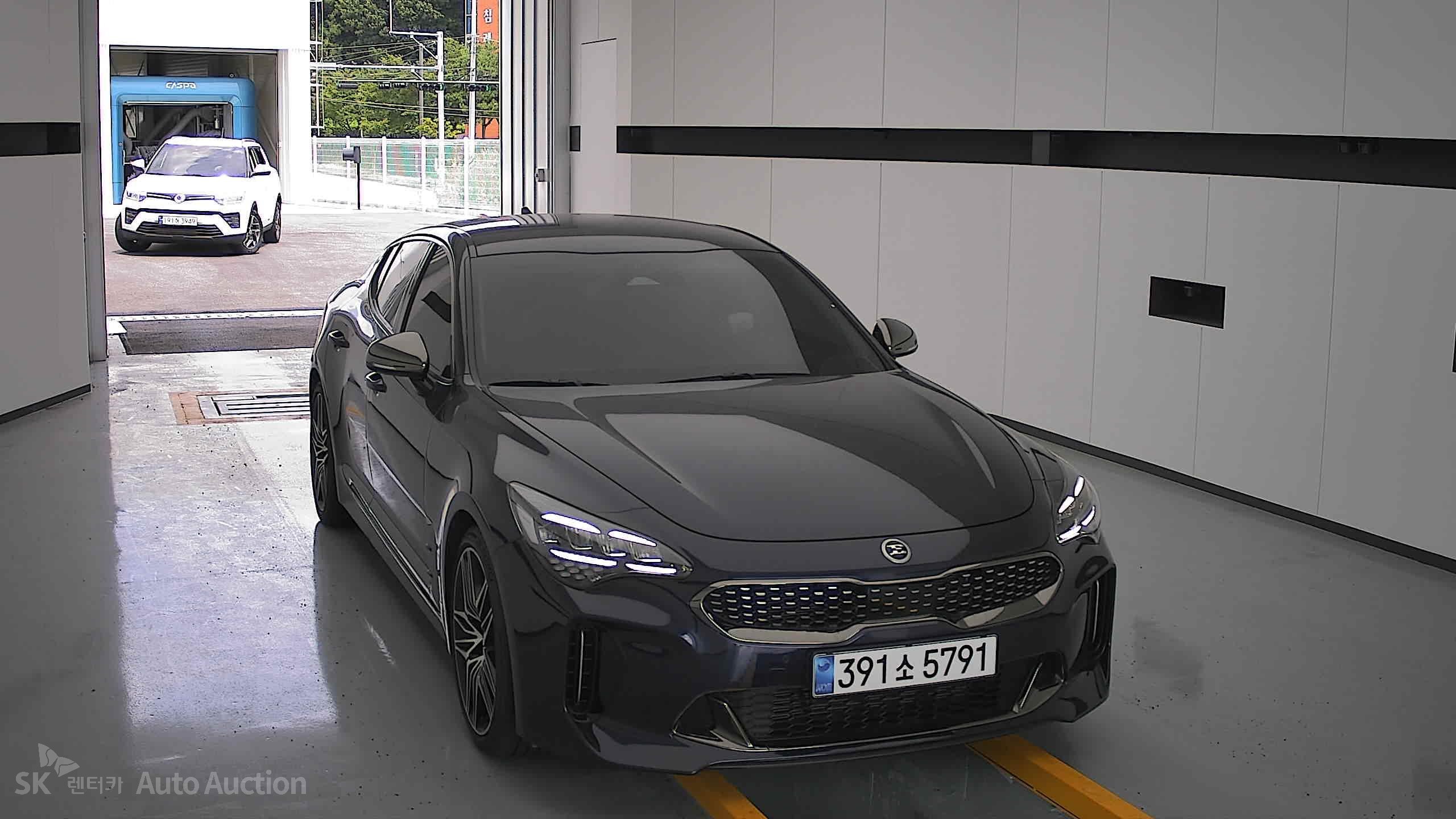 2021 - kia stinger