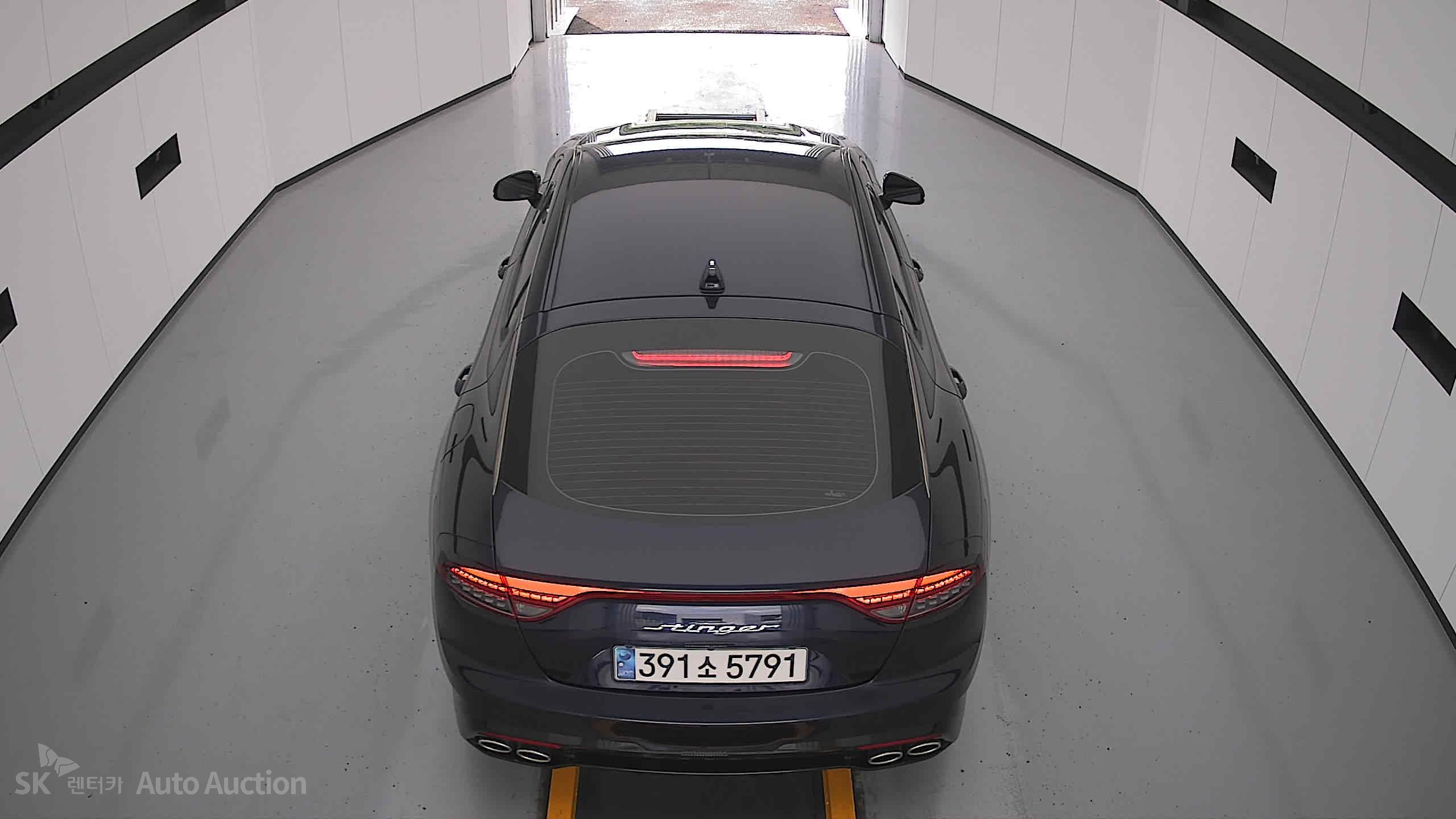 2021 - kia stinger