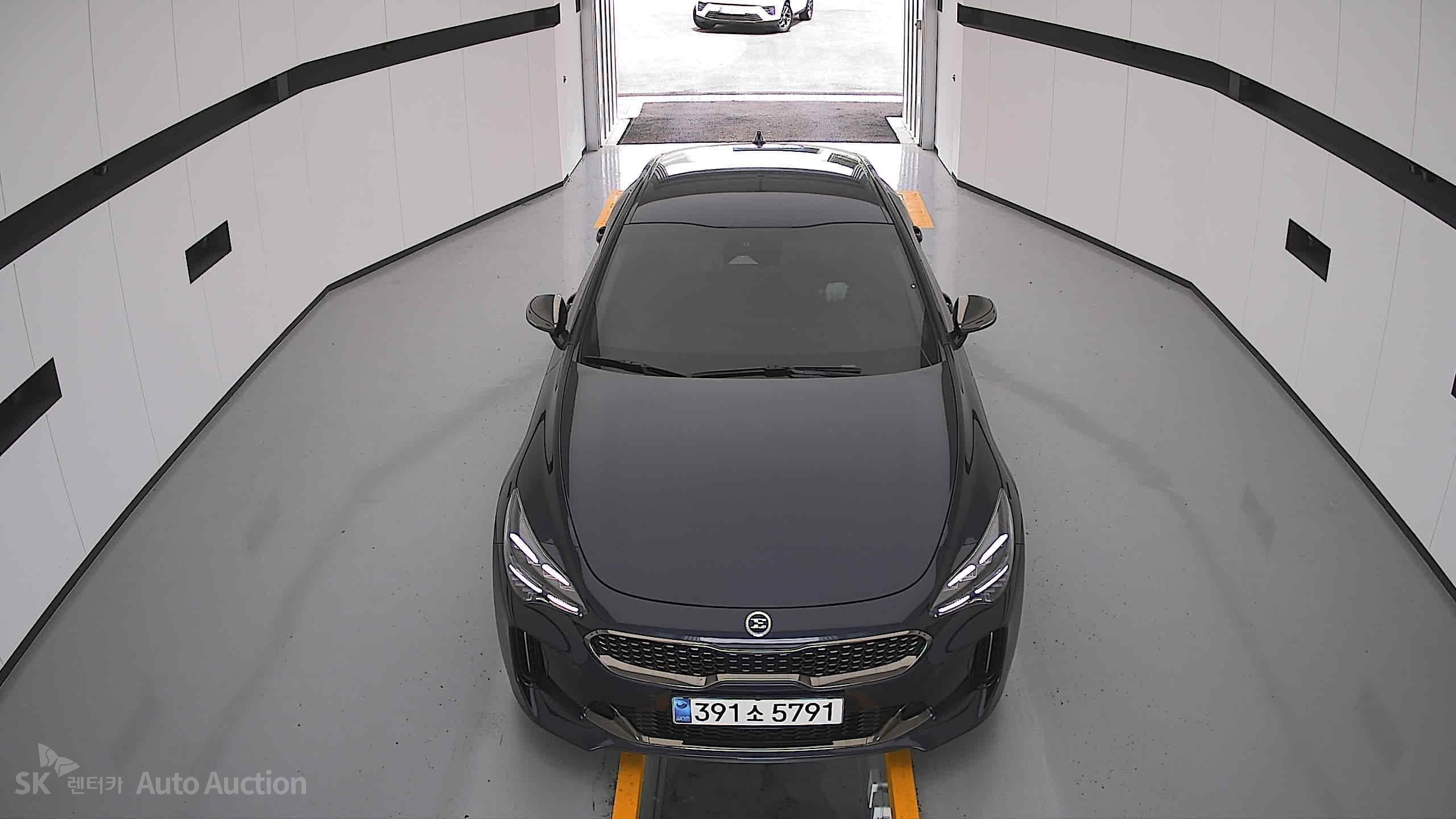 2021 - kia stinger