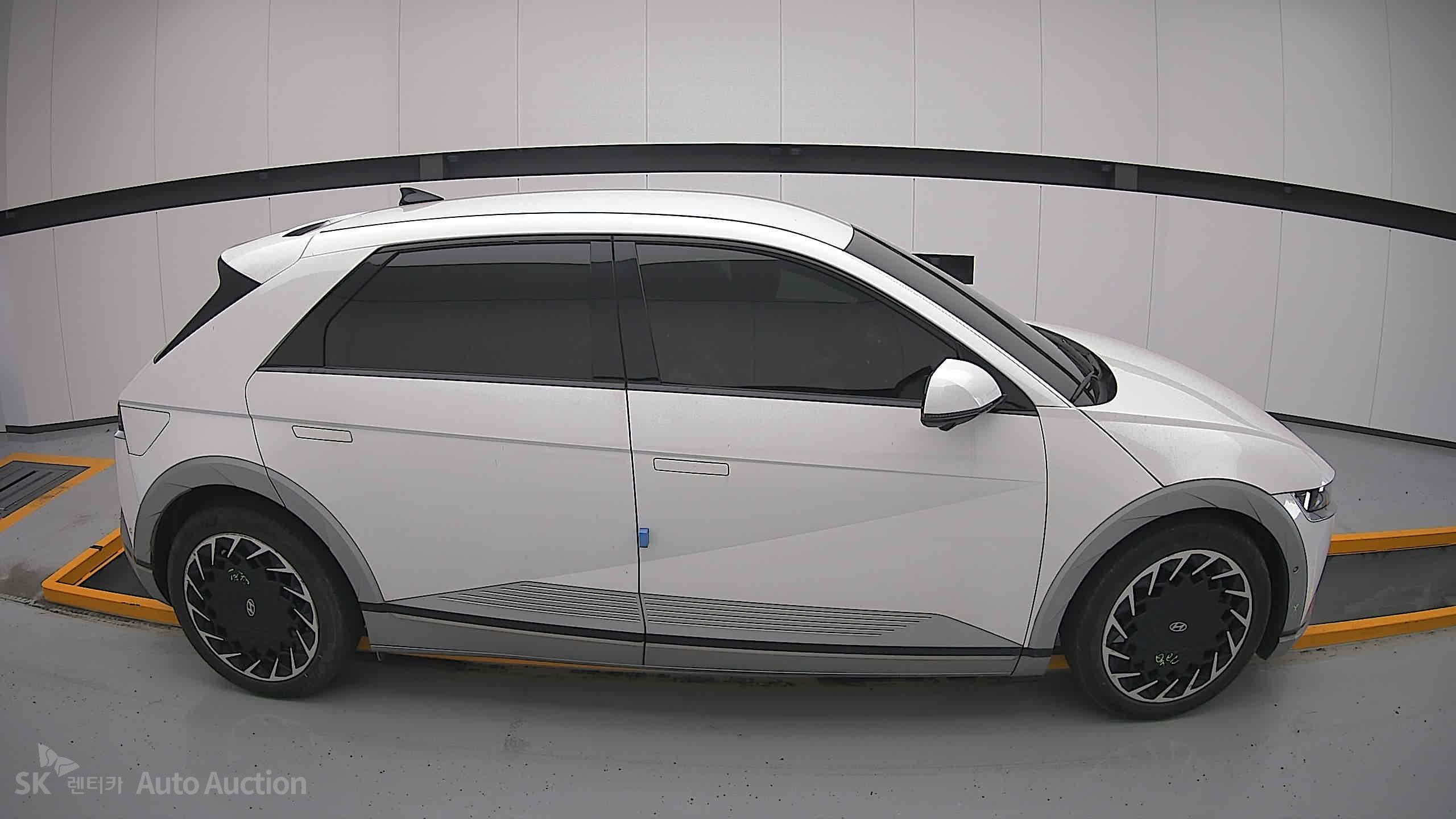 هيونداي Ioniq 2024 — صورة 19