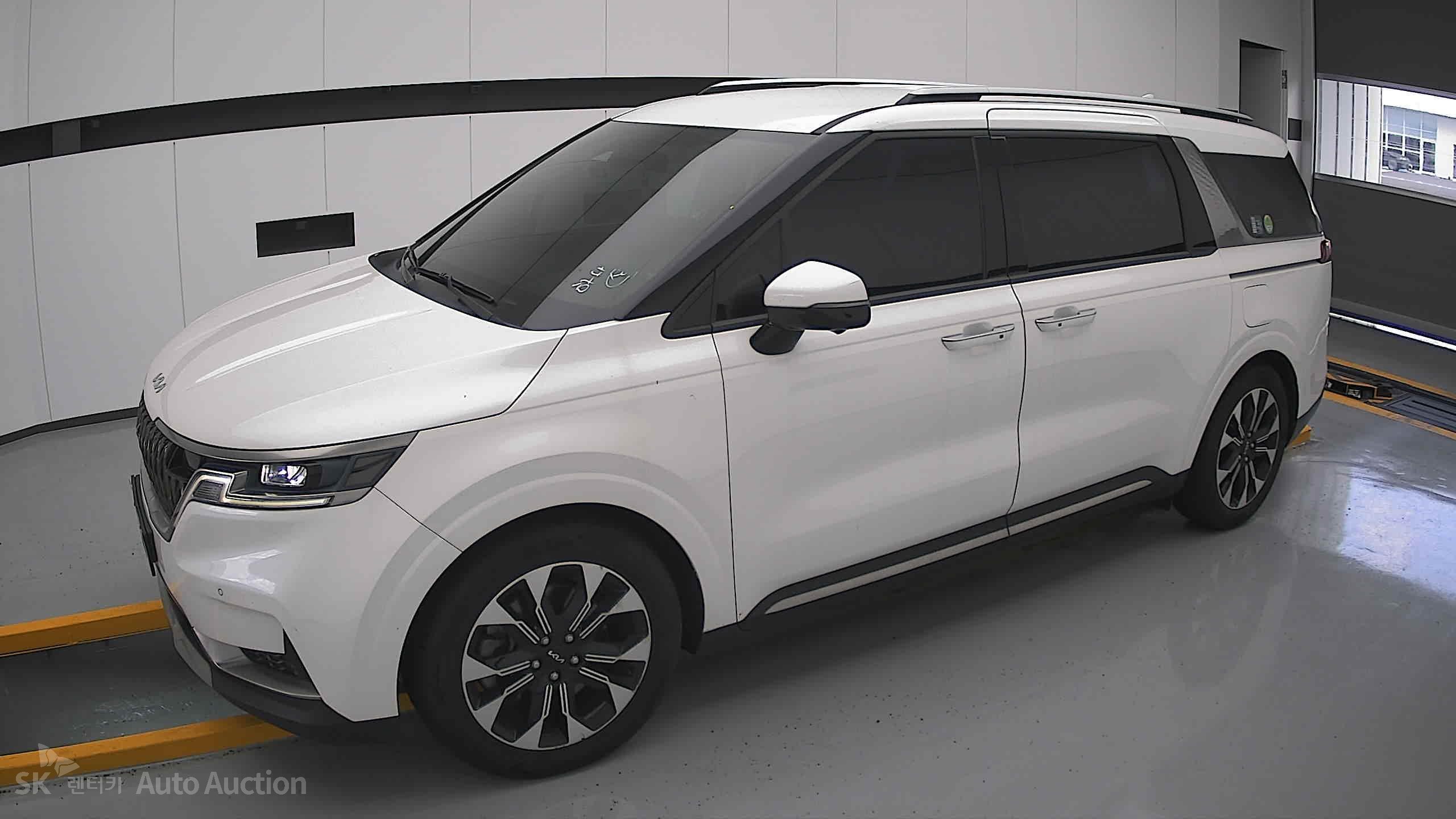 2023 - kia carnival