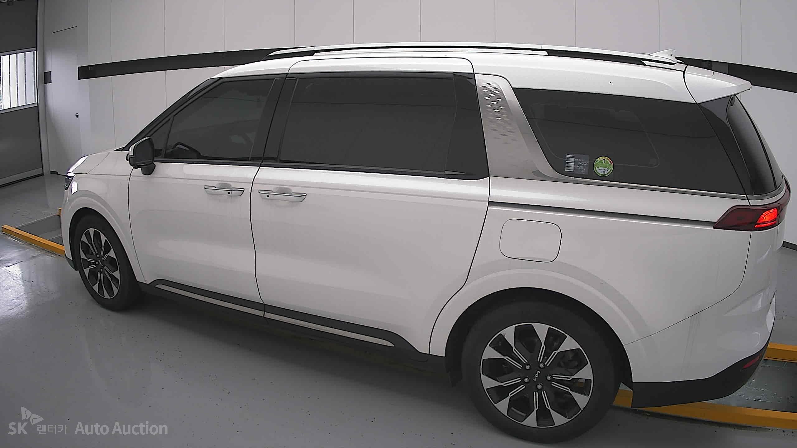 2023 - kia carnival